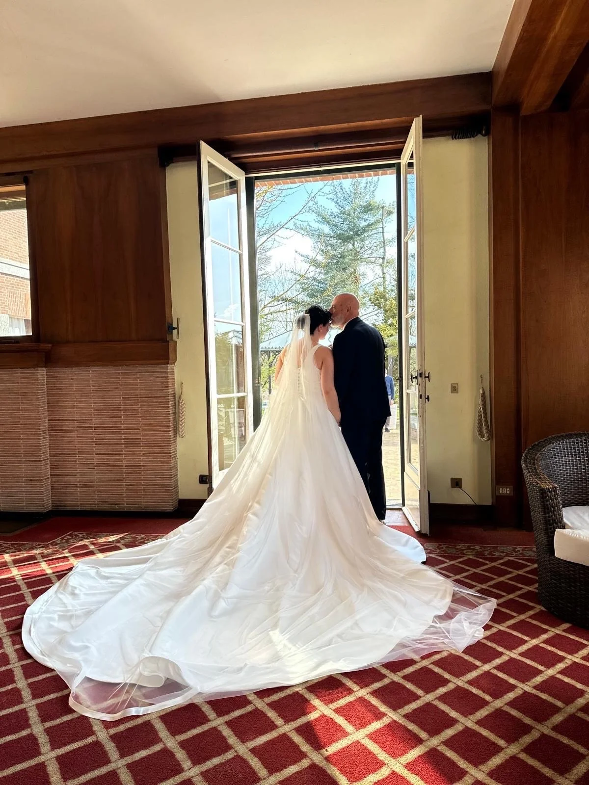 Sono passati due anni, ma questo &egrave; ancora il mio outfit preferito 💕🐞👰🏻&zwj;♀️
#bride2024 #bridedress