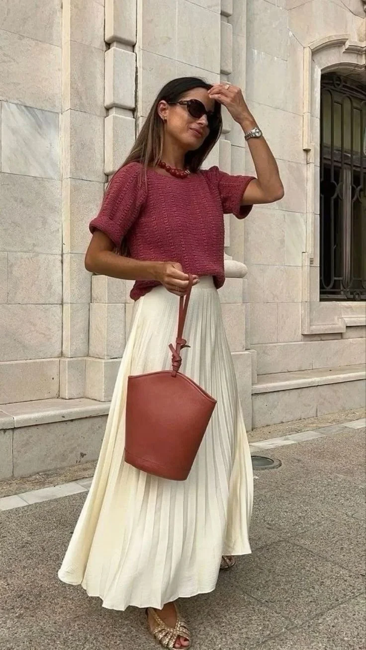 What to Wear to the Office in Summer Elegant Outfit Ideas for Commuting and Hot Weather_4.jpg