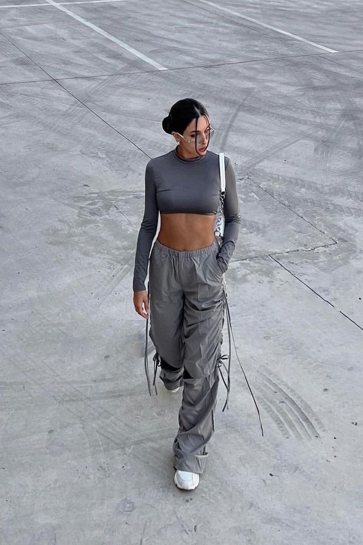 How to style parachute pants. 5 outfit ideas —