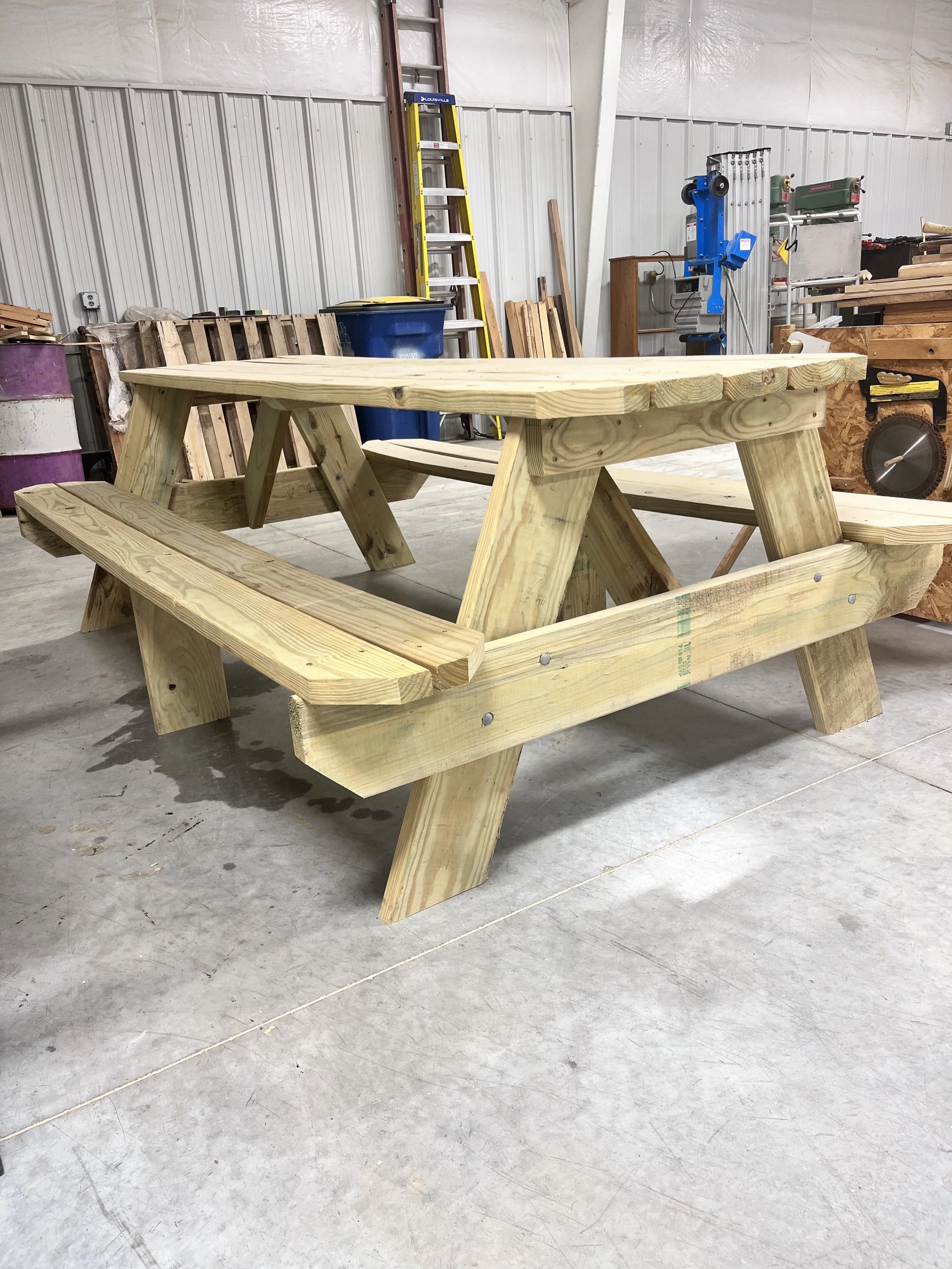 picnic table 1.jpg