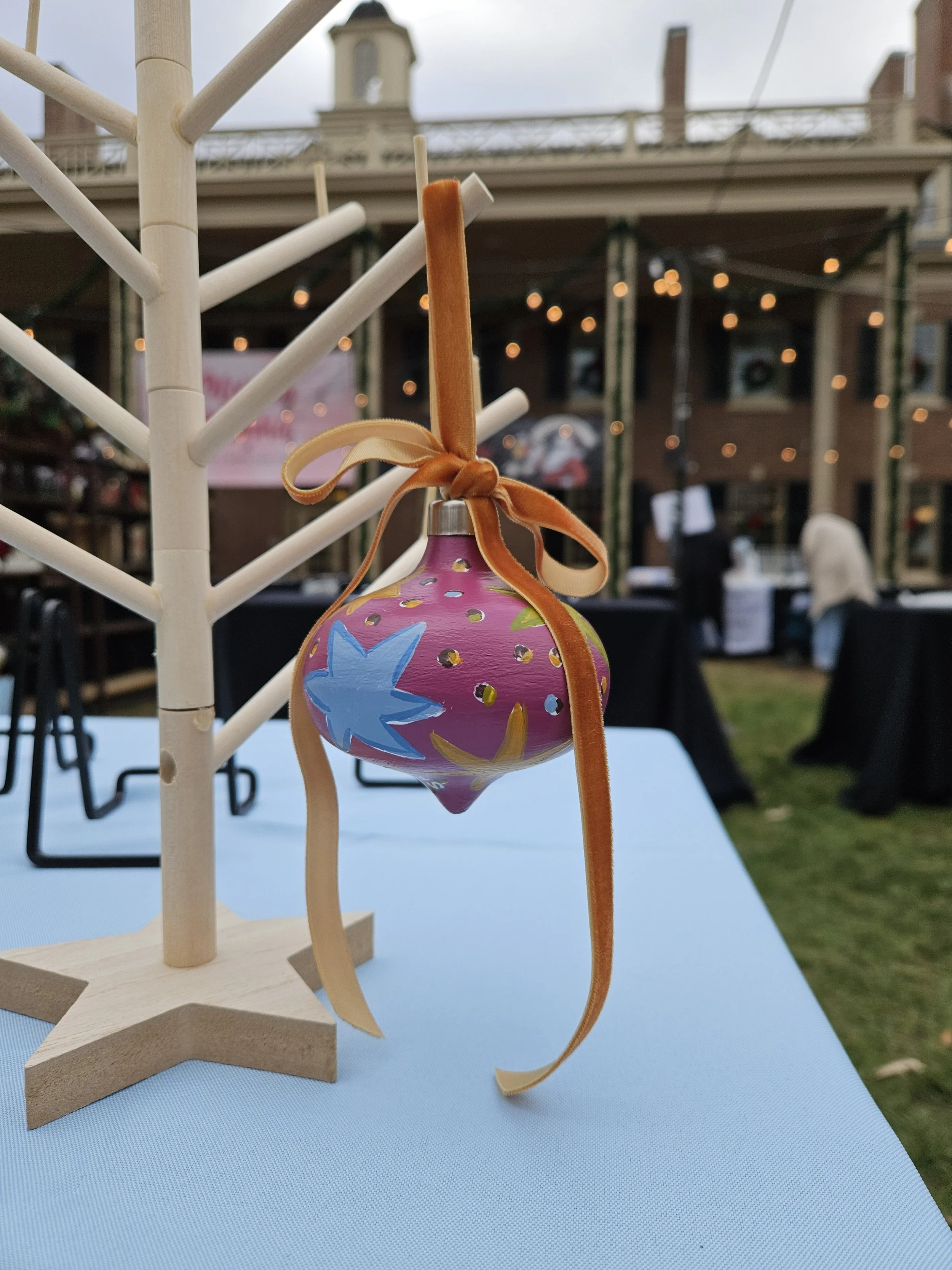 Ceramic Ornament - Stars Retro Pink