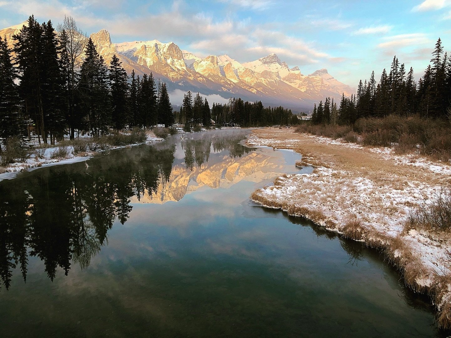 Did you know that in Canada, almost 24%, or 2.3 million km2, of the landmass is covered by mountains? 

Mountains are also considered the world&rsquo;s &ldquo;water towers,&rdquo; providing between 60-80% of all freshwater resources for our planet. 
