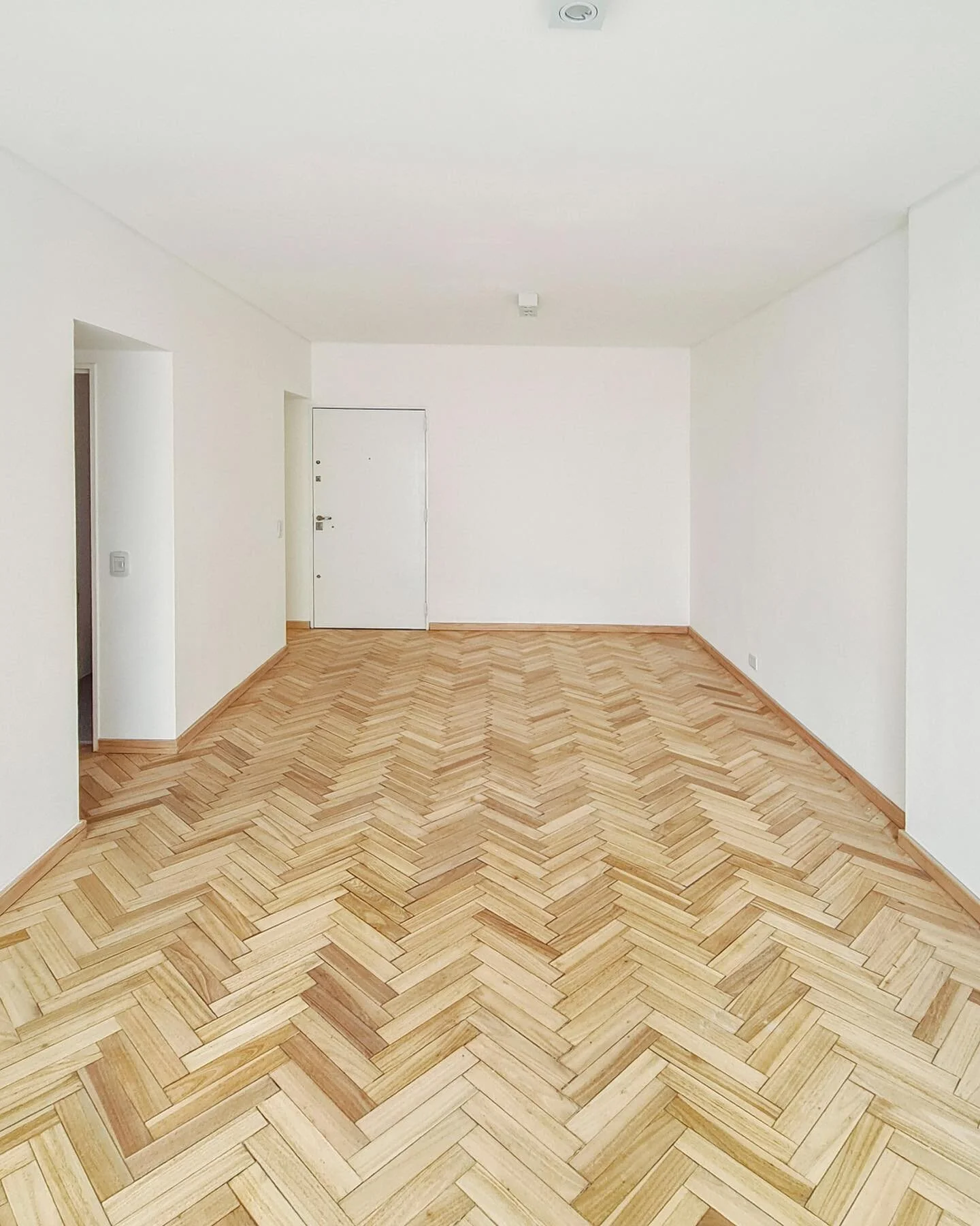 Les dejamos este antes y despu&eacute;s.  Miren lo importante que es tener tu departamento revalorizado a la hora de comenzar el proceso de venta o alquiler. 

#reformasparavender #reformasrapidas #reformassinobras #reformasparaalquilar #reformasagil