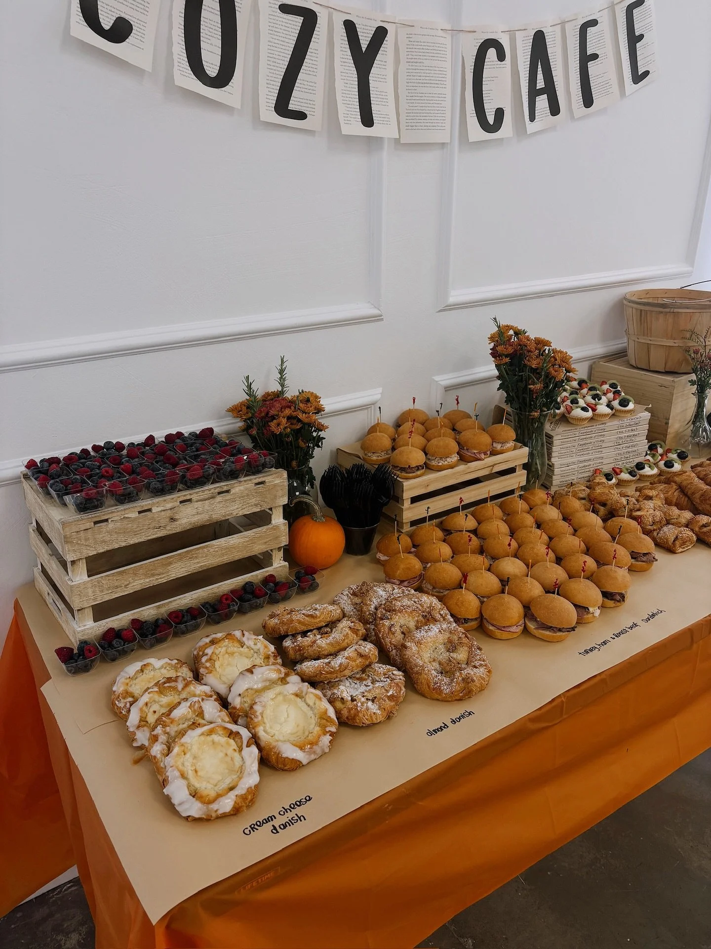 Snapshots of our last four @bestiesbrunchlv 🫶🏼🥹
Four days until our next one!!!