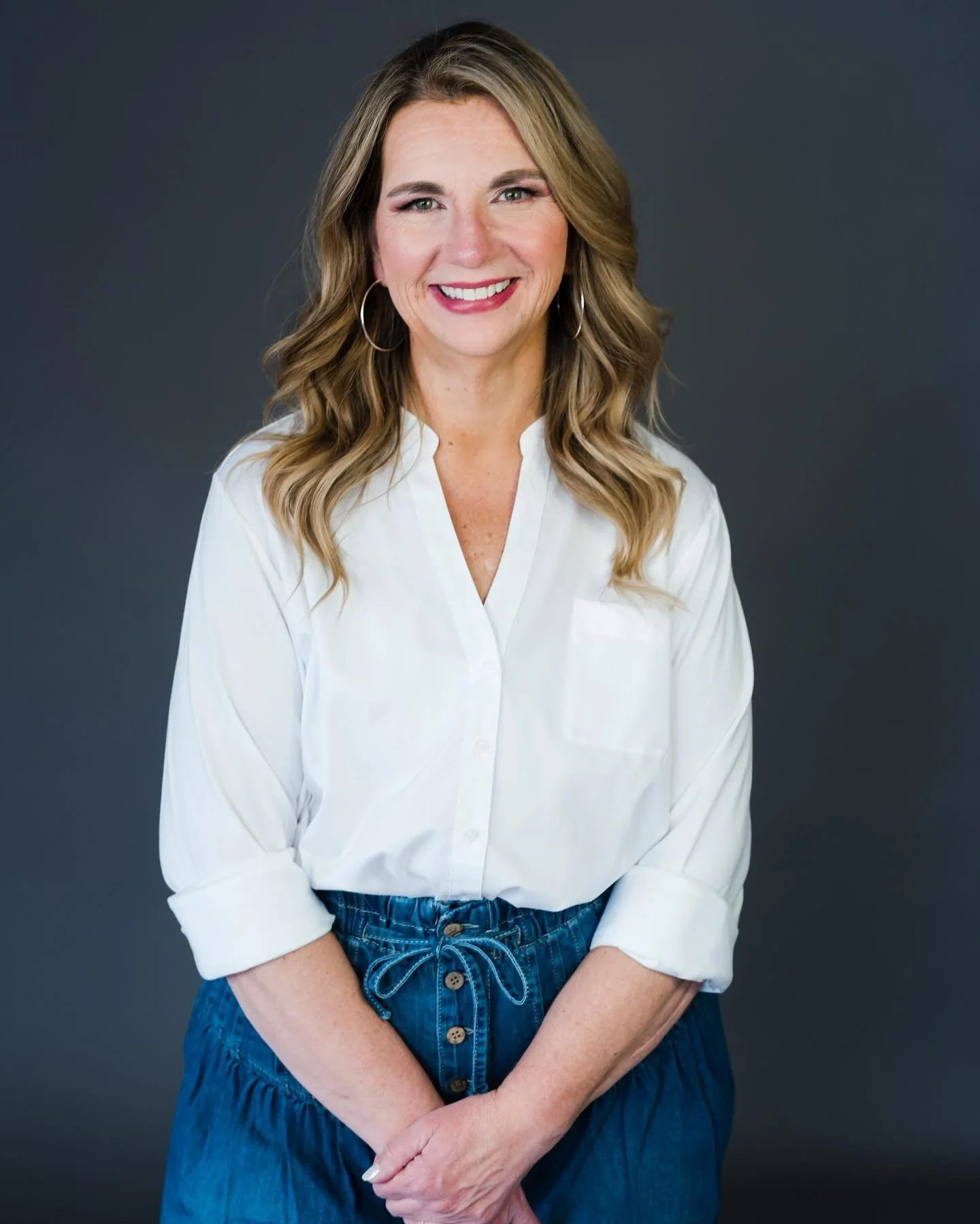 When I launched the studio 3.5 years ago, it was all about sparkly dresses, glamorous makeup and formal shoots. 
But guess what? Things have evolved. 
With The Worthy Campaign, no more sticking to just formal gowns. Now, it&rsquo;s all about outfits 