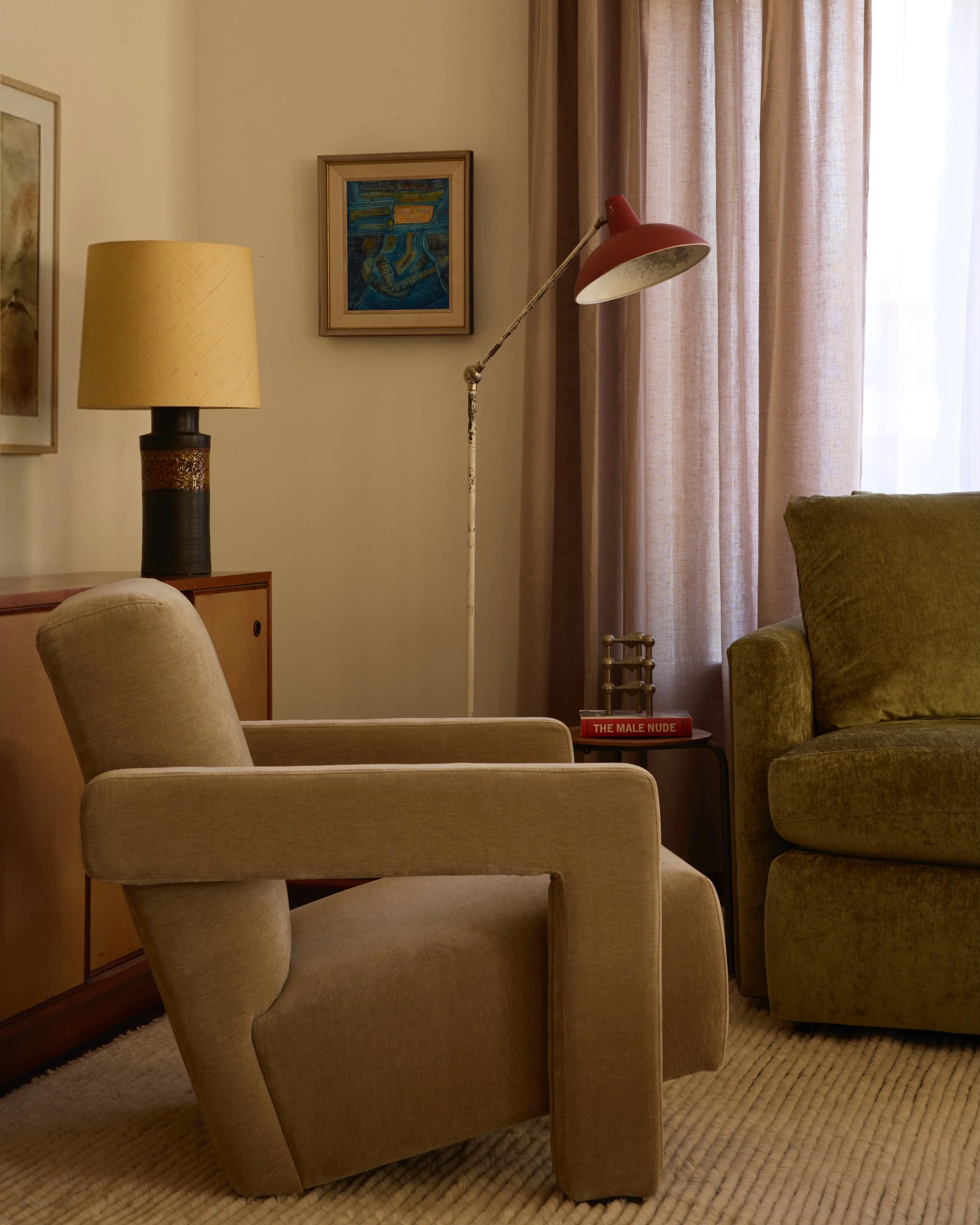 Living_Room_2025_10_20_Thomas_H_Stanley15011_Nopillow.jpg