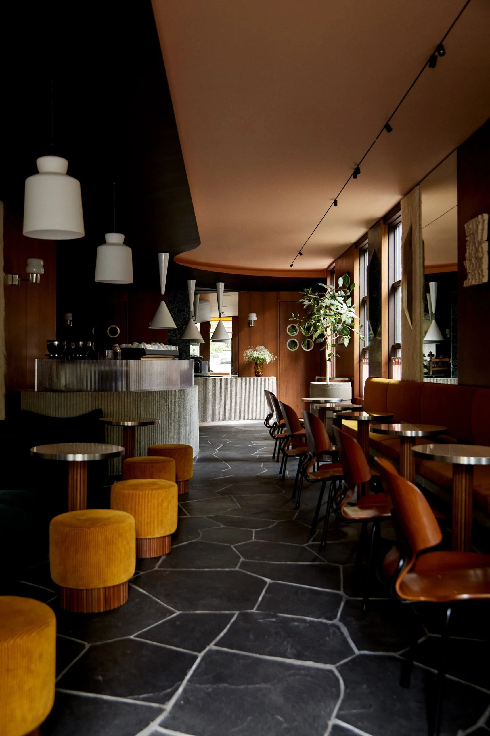 sant-ambreous-coffee_giampiero-tagliaferri_dezeen_2364_col_7-1704x2556.jpg