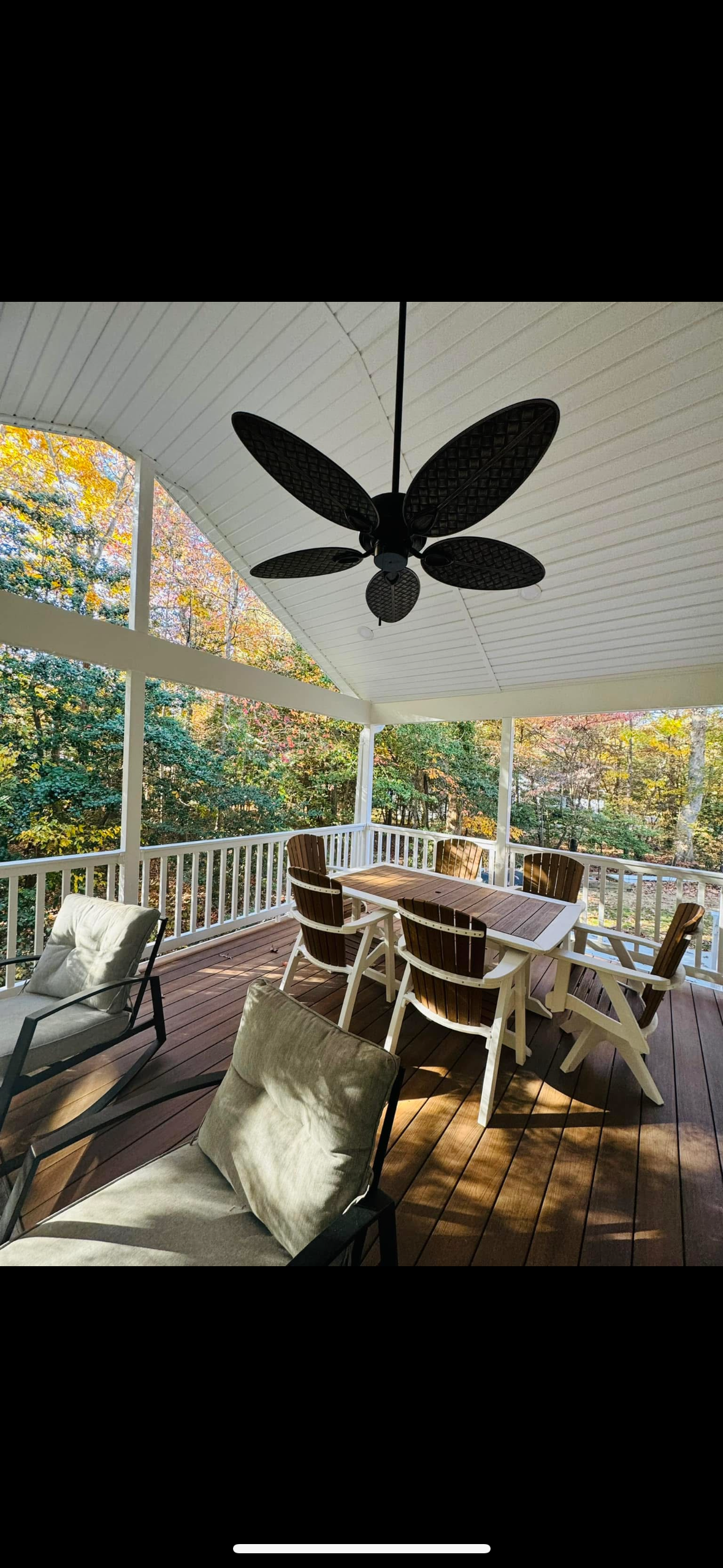 Interior of screened in deck 