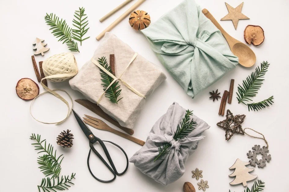 The Gift Guide for Minimalists &amp; Conscious Giving