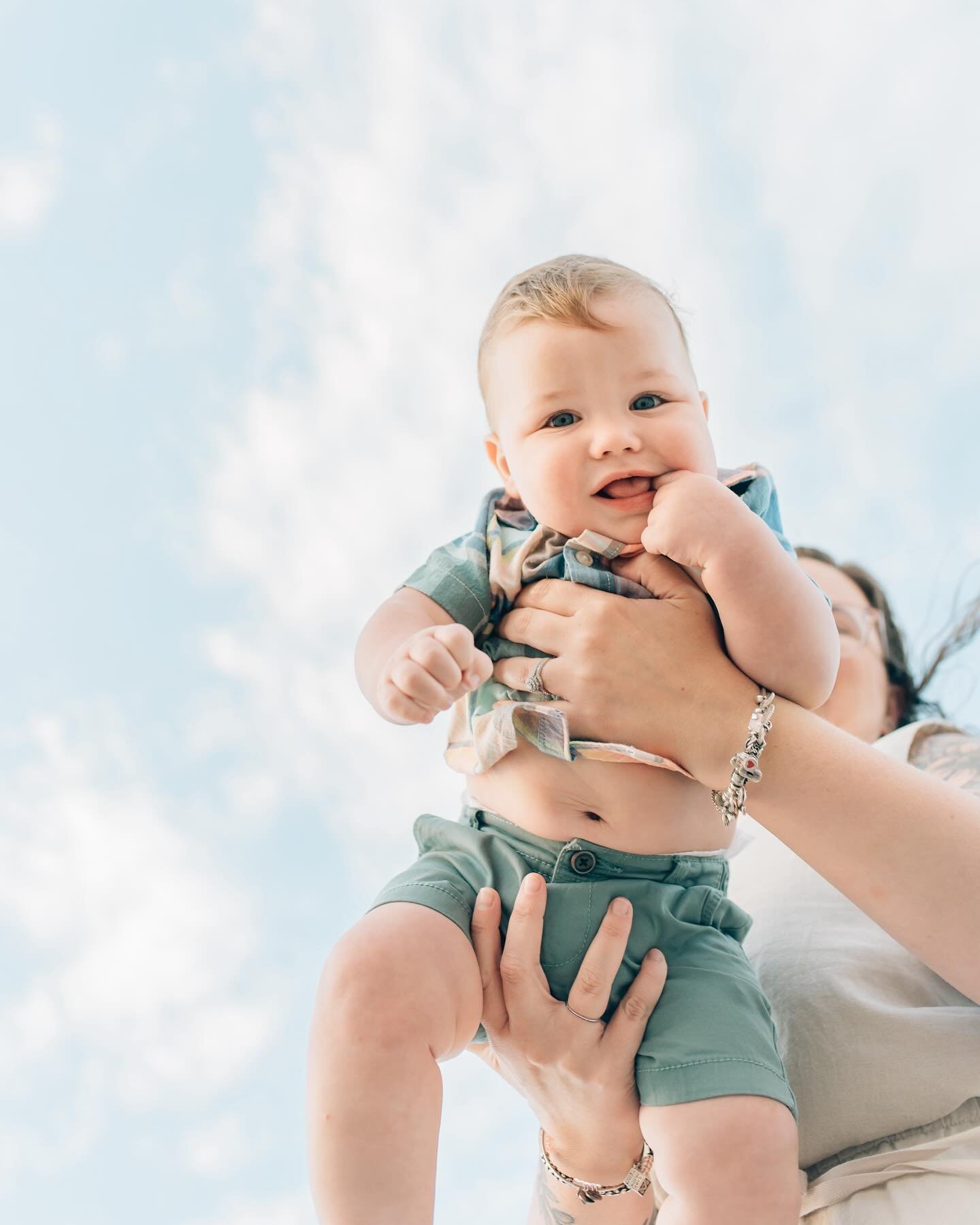 A sweet little reminder that I do still photograph families&hellip; and they definitely have my heart. 💛
.
.
#Melbournefl #melbourneflphotographer #melbourneflfamilyphotographer #spacecoastfl #spacecoastmoms #spacecoastphotographer #floridaphotograp