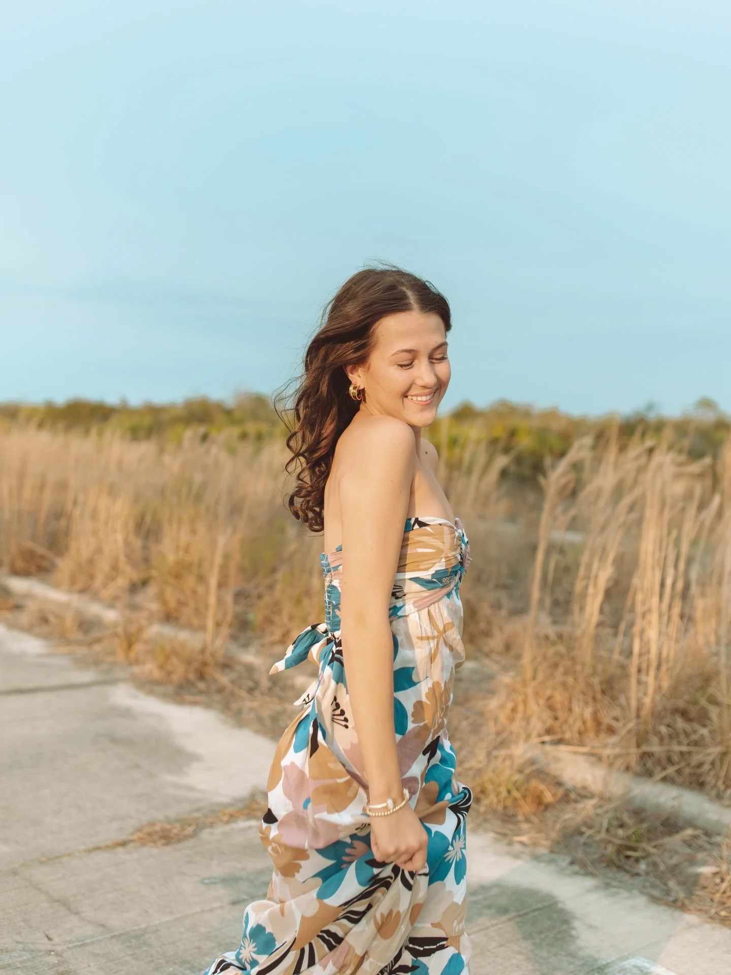 The seniors God sends me 🥹🤍&hellip; Bailey is truly the most adorable soul&hellip; inside and out. And apparently He knows I have a thing for golden fields too 😉🌾

.
.
.
.
.
.
🏷️ senior photographer, faith based business, class of 2026 senior, g