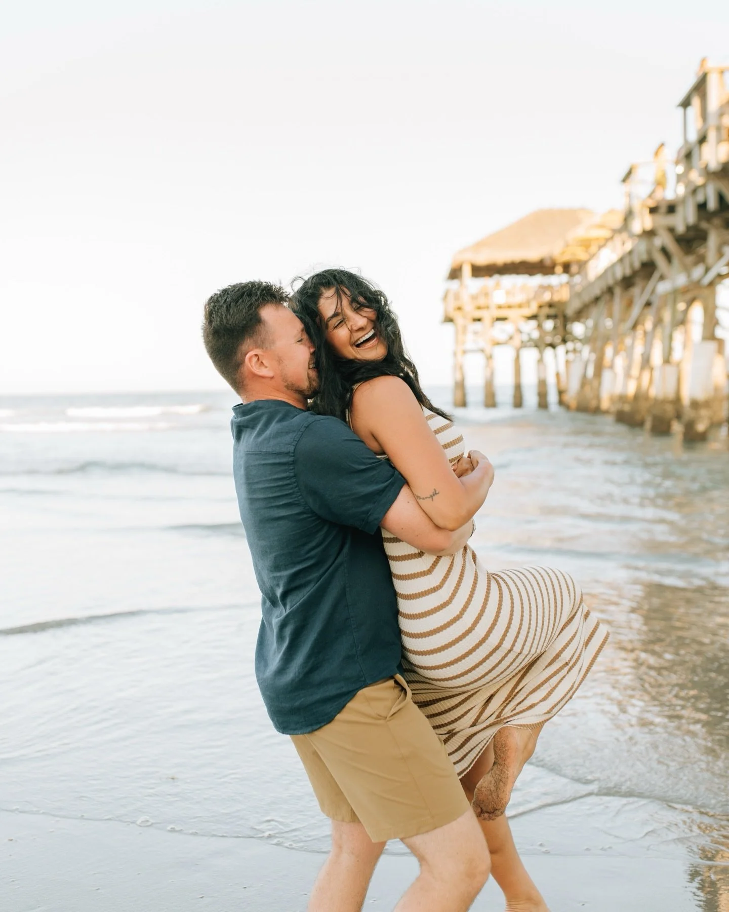 They flew in from Wisconsin and gave me this&hellip; like okay Nadean + Austin 🥹🤍
.
.
.
.
.
.
.
🏷️ couples session | destination photoshoot | traveling for photos | coastal couples | beach engagement session | out of state couple | romantic beach 