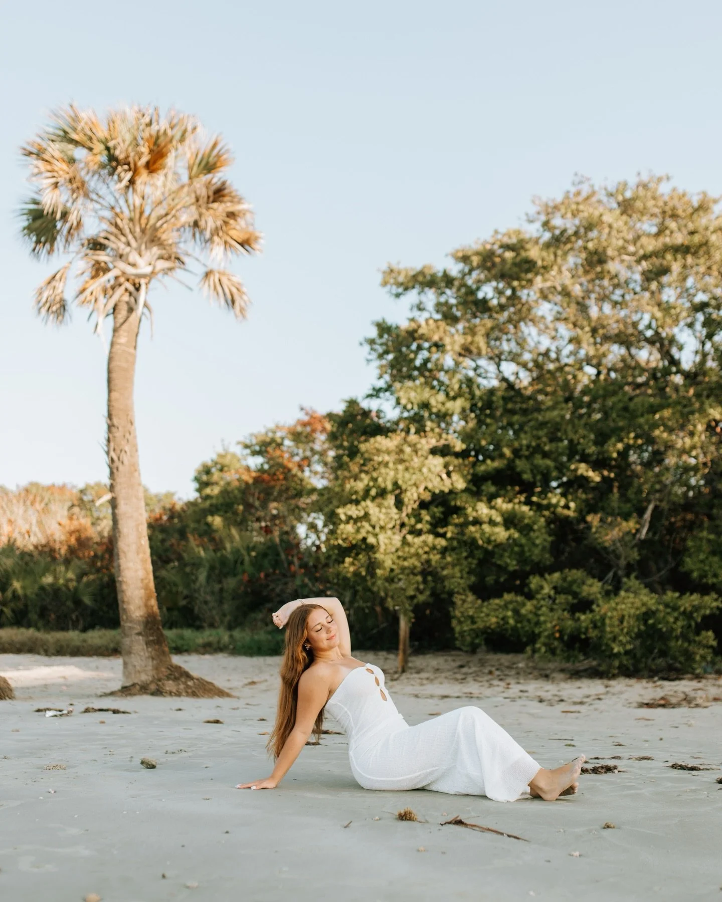not every senior session needs to be over the top&hellip;(but you know I love those too 😉)

sometimes the simplest ones are the most beautiful&hellip;love my Madelyn ✨🎓

.
.
.
.
.
.
.
🏷️ senior photos | senior session | high school senior | class 