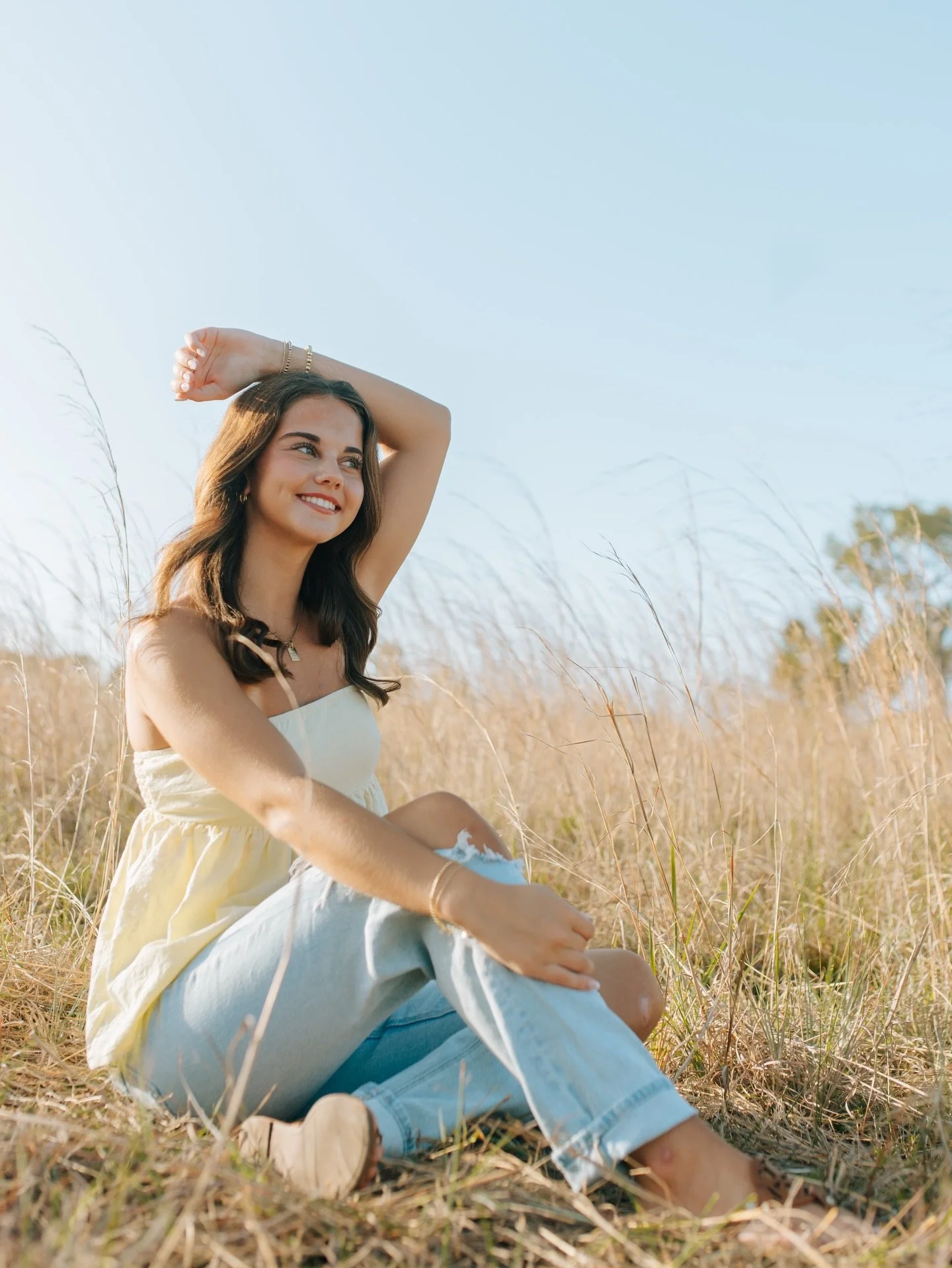 Emma&hellip;she truly is as sweet as she is beautiful. So proud to have her as a rep girl this year. I&rsquo;ll ALWAYS be cheering you on girl. 

Also&hellip;bring your bestie to your session for a few shots with them! 🎓🫶🏻
.
.
.
.
.
.
🏷️ golden h