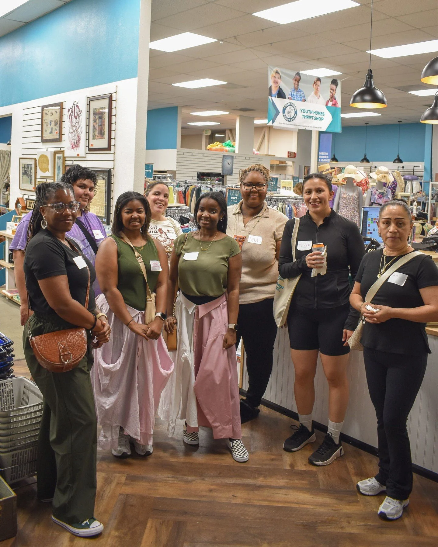 @bayareasistas are back! 💙 You may remember this amazing group from the holidays, when they volunteered to pack meal boxes for Youth Homes clients and their families. Last week, we were thrilled to welcome them to Youth Homes Thrift Shop for a fun e