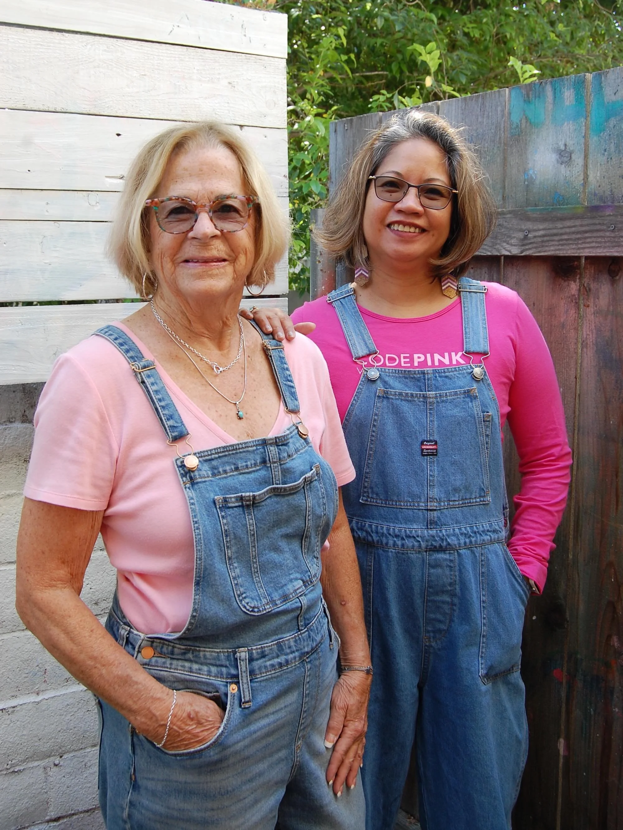 Finding someone to twin with is easy @youthhomes 😊

The best part about volunteering is the people you meet there! Come by our thrift shop and ask about opportunities to get involved with your community. 🫶

#volunteerappreciation #thrift #twin #vol