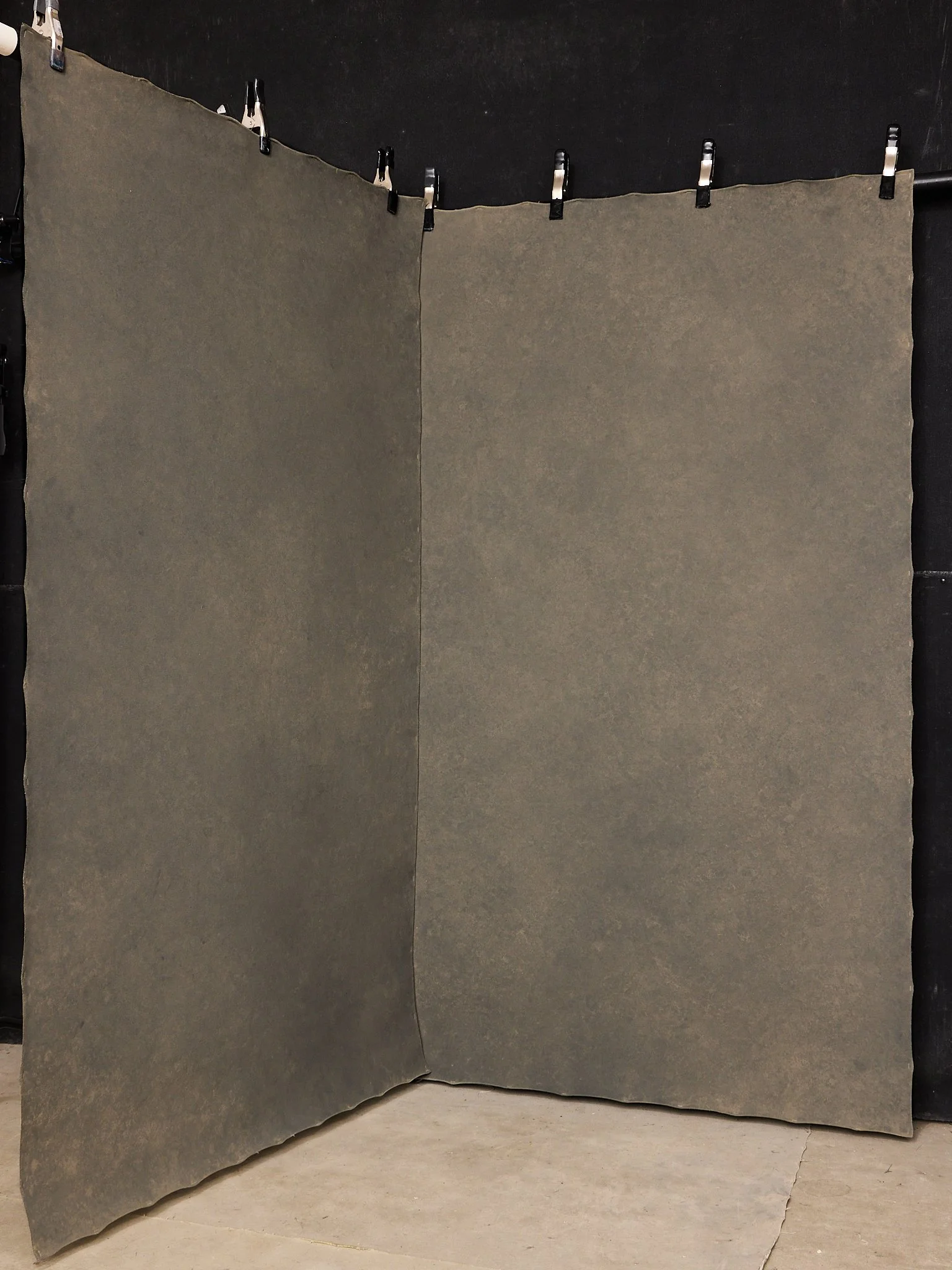 #1712 - Corner Set - Two 4x7ft Drops