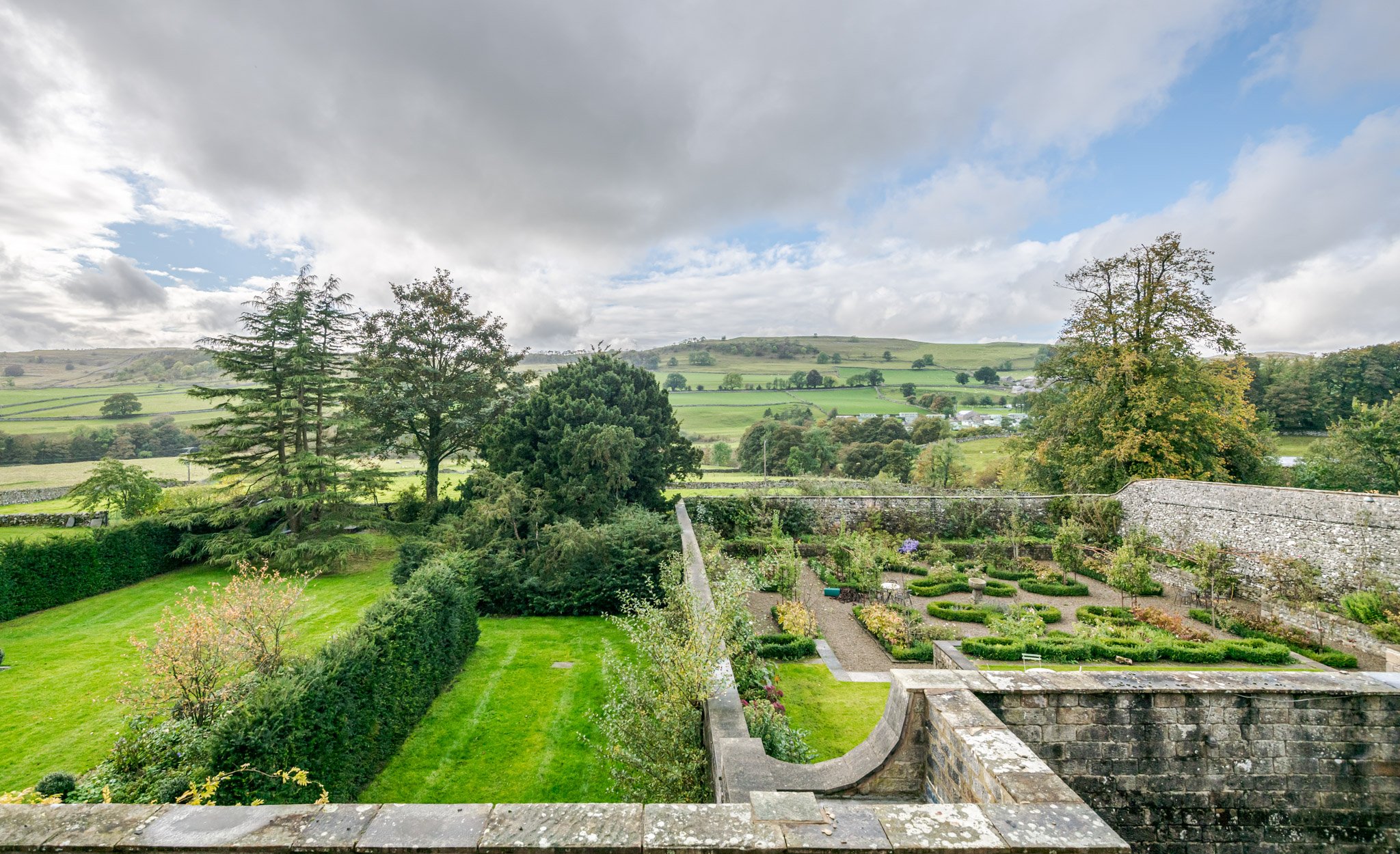 Taitlands garden overview.jpg