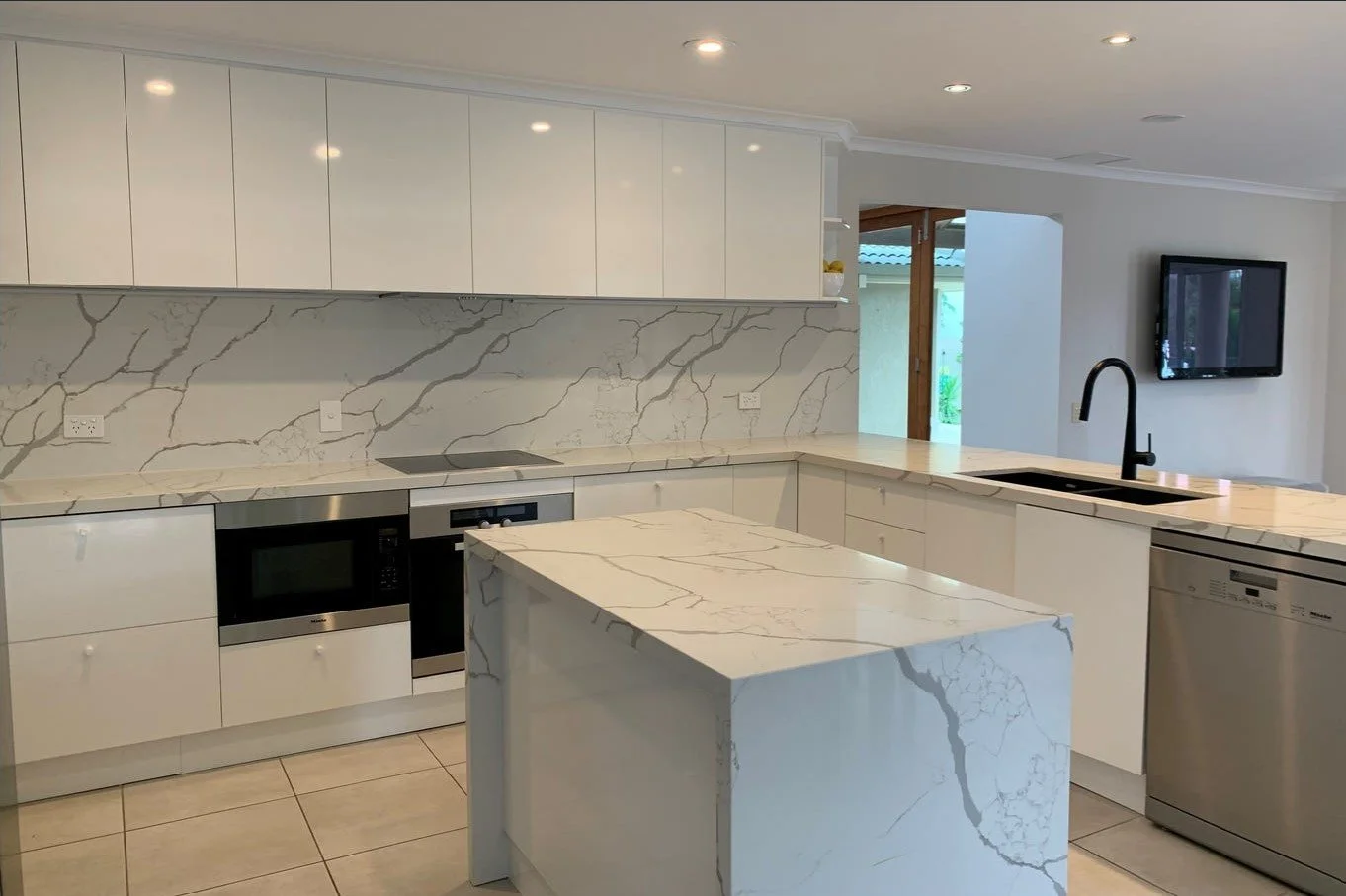 Kitchen 2.jpg