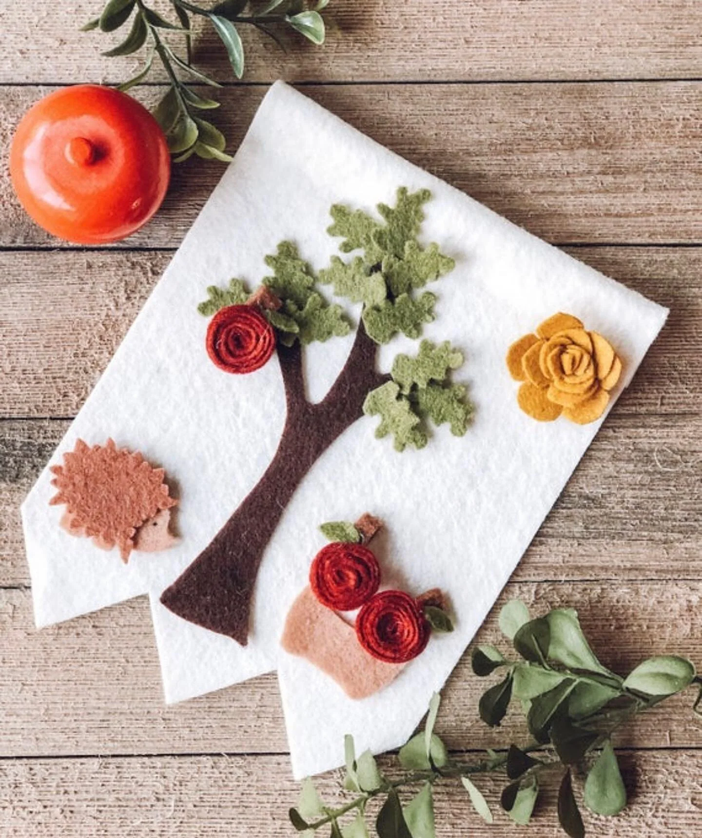 Just a reminder that today is the last day for 10% off all kids craft kits and coloring stickers! 

Also fall is in full swing in my little office and then I walk outside and remember that it&rsquo;s actually like death hot outside😆 Are you ready fo