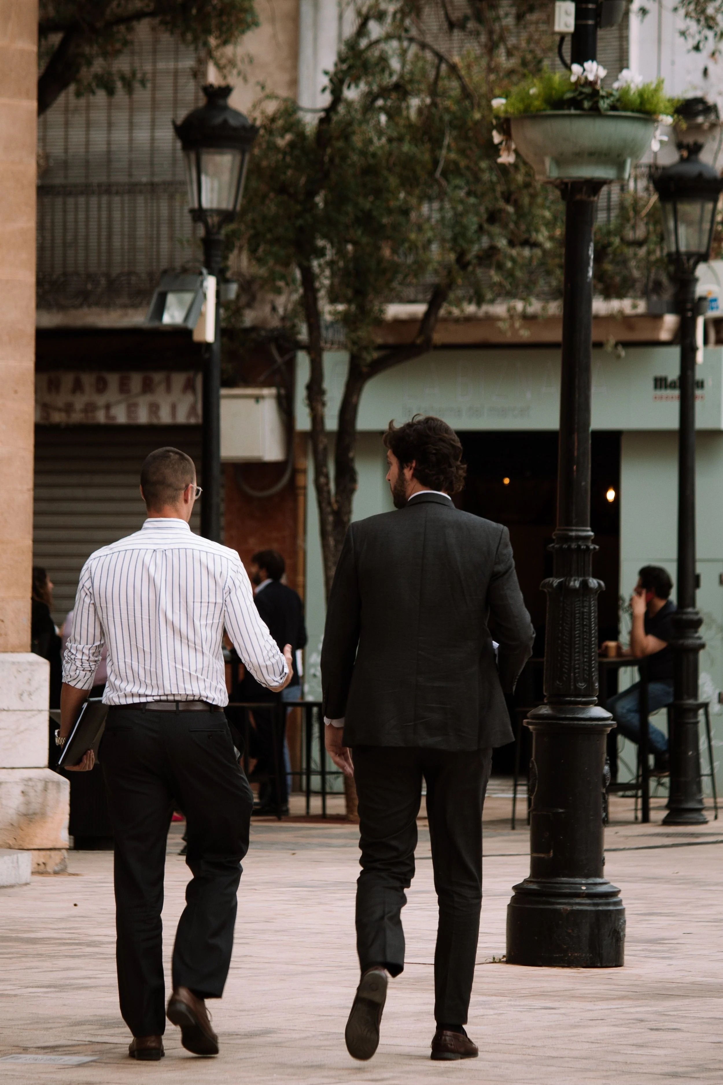 Walk and Talk Therapy for busy, working professionals in Back Bay and Brookline, MA