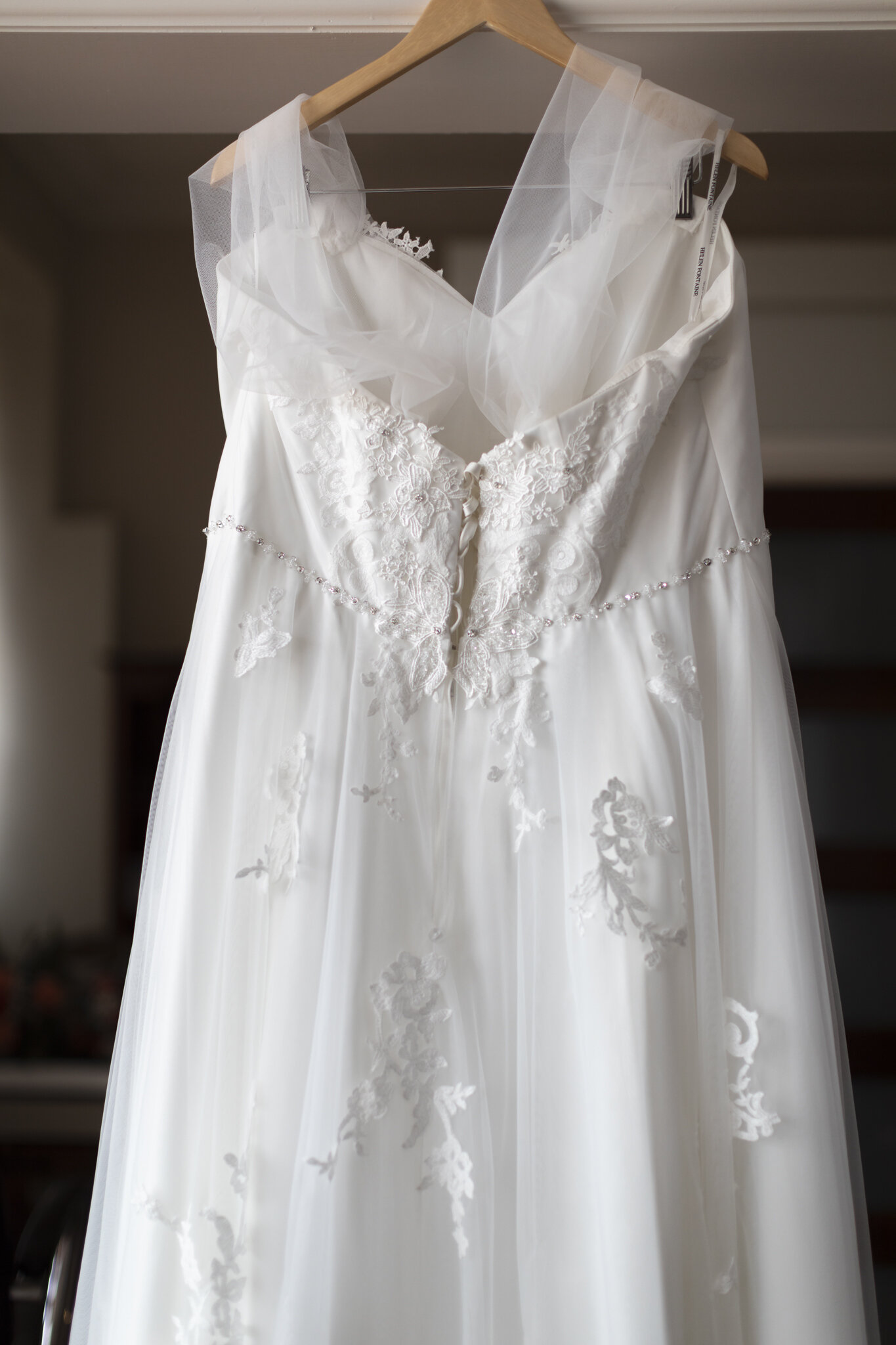 Wedding photography Geraldton wedding dress.jpg