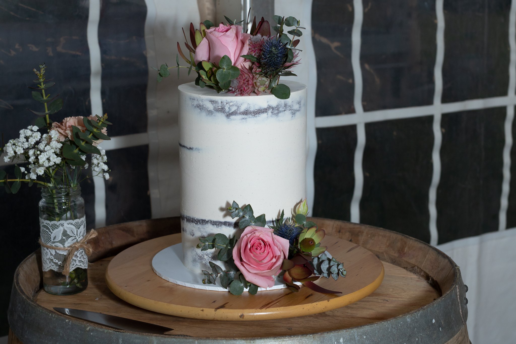 Wedding cake Geraldton photography.jpg