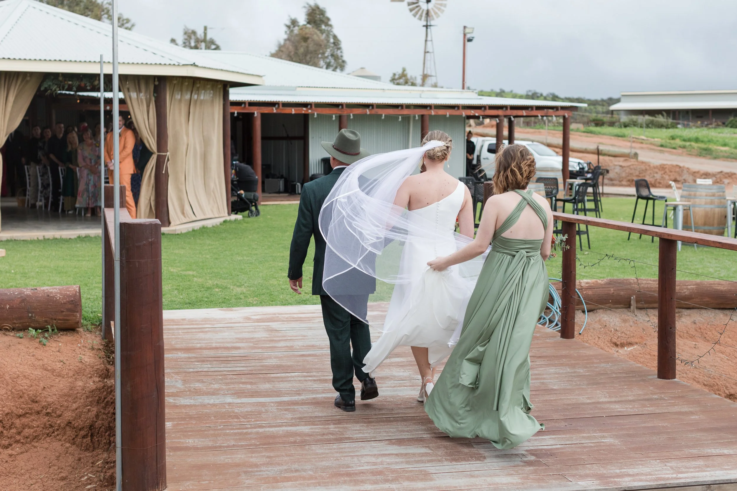 Wedding photographer Geraldton _I8A5733.jpg