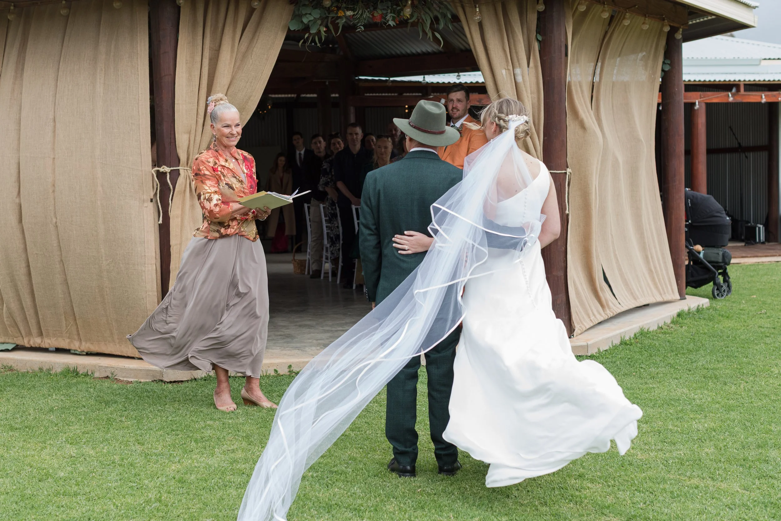 Wedding photographer Geraldton _I8A5754.jpg