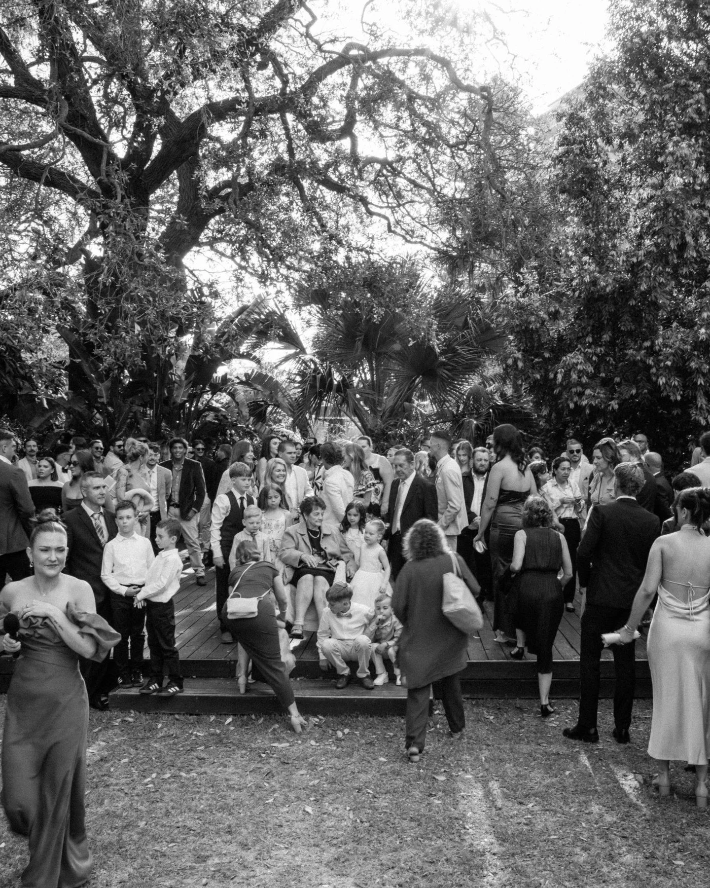 Group photos - I feel like every photographer understands this exact moment right? ⁠
⁠