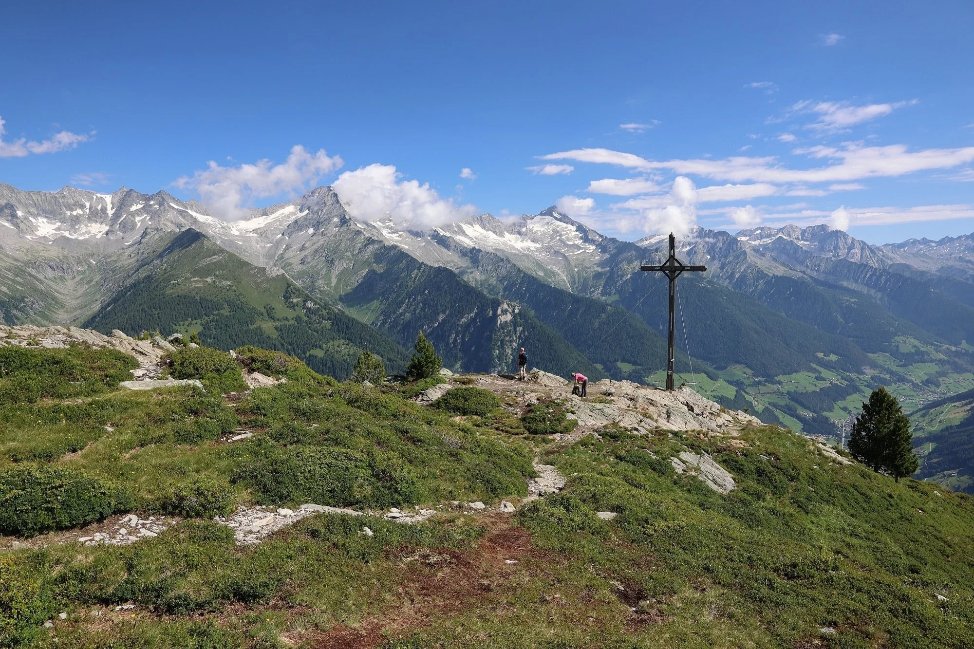 Kleiner+Nock%2C+Speickbodengruppe+mit+Blick+auf+Zillertaler.jpg