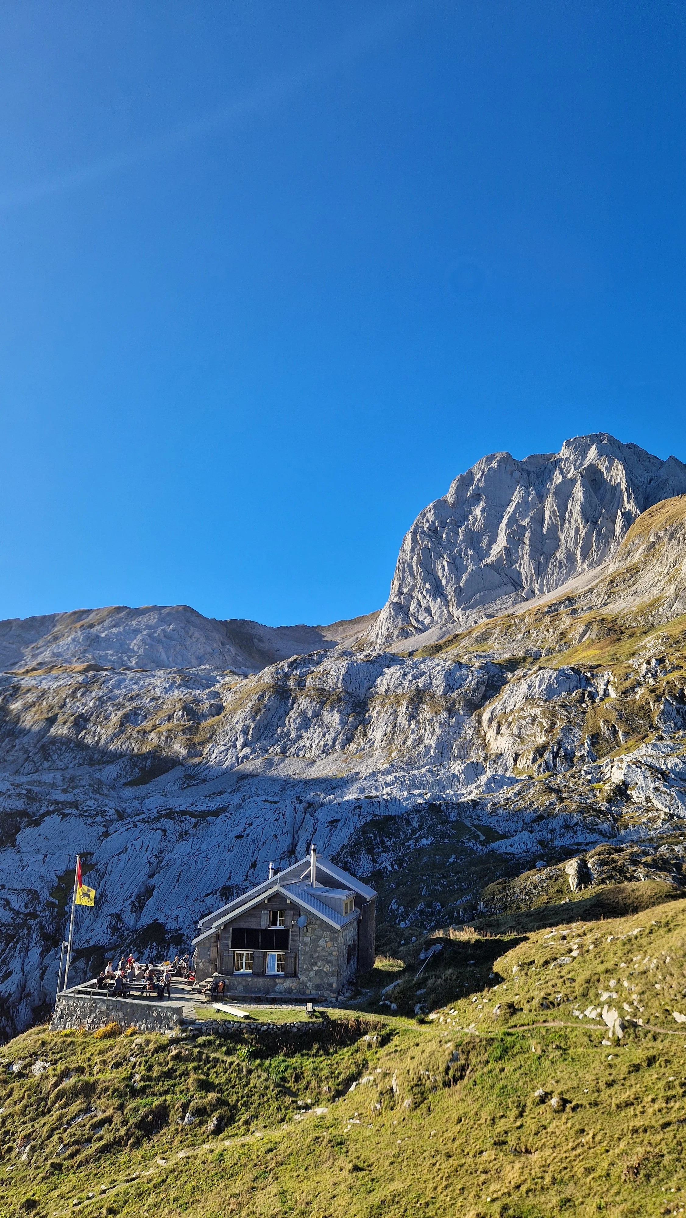 Sonne, Berge und ein bisschen Geröll