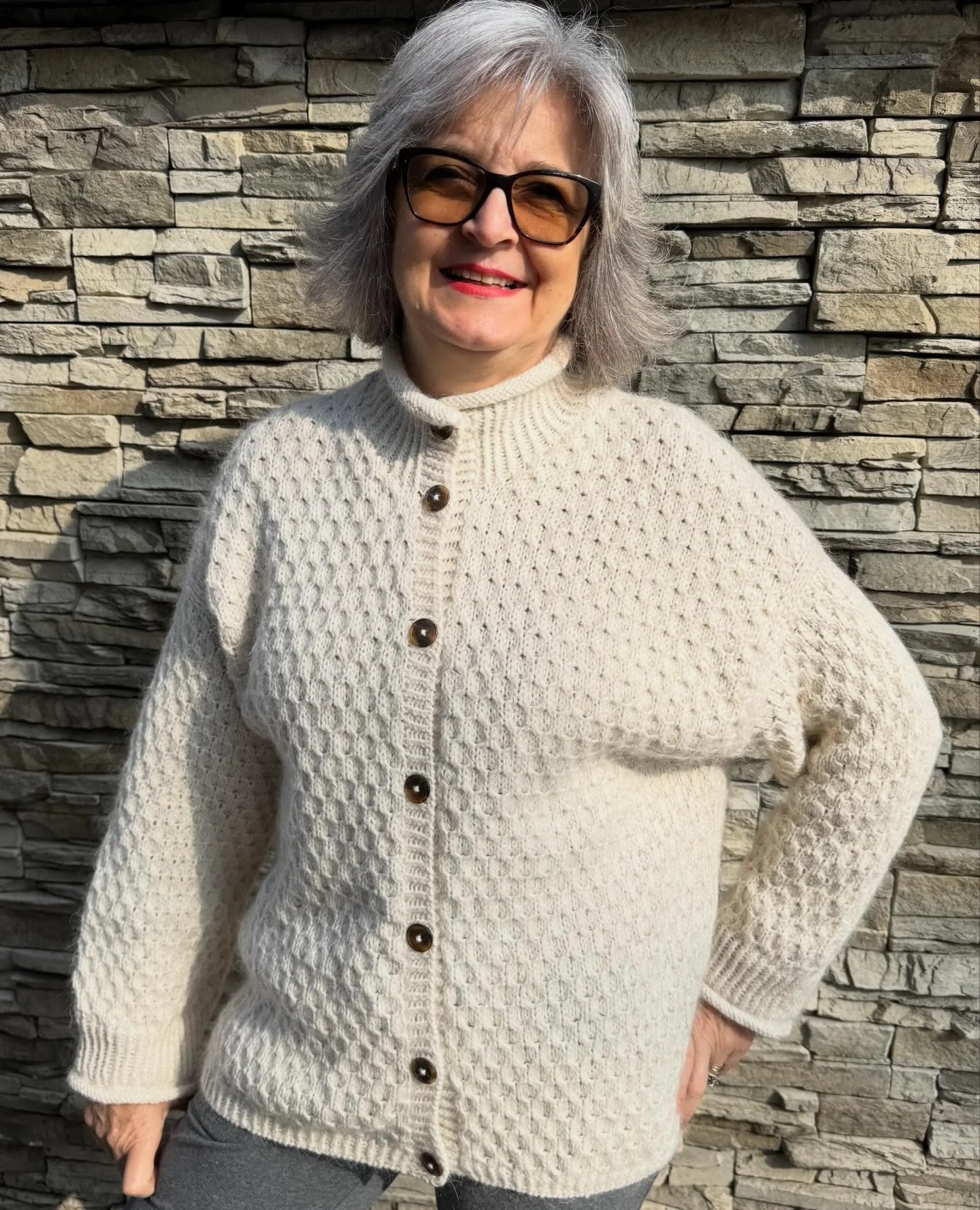 &ldquo;Honey Jacket&rdquo;  di @anneventzel terminata 😍😍 Realizzata con il filato Rem&igrave; crema unito al filato Fuffy stucco
Un grazie sempre ai video corsi di @nadiabuc_fattoamano e al suo supporto 🩷 

https://www.lollocrea.it/filati/p/filato