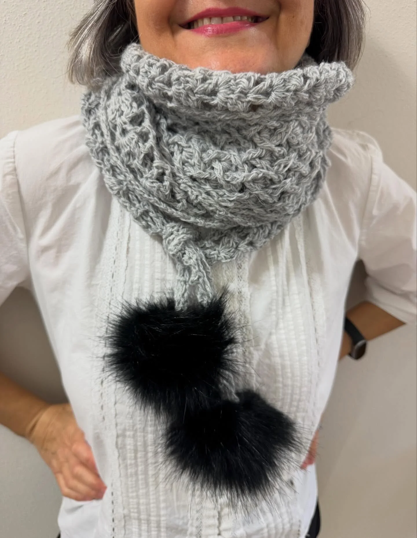 Ecco terminata &ldquo;Astrid&rdquo; realizzata con il nostro filato Scozia e impreziosita con due Pon Pon
Pattern di @lestoriedimarta