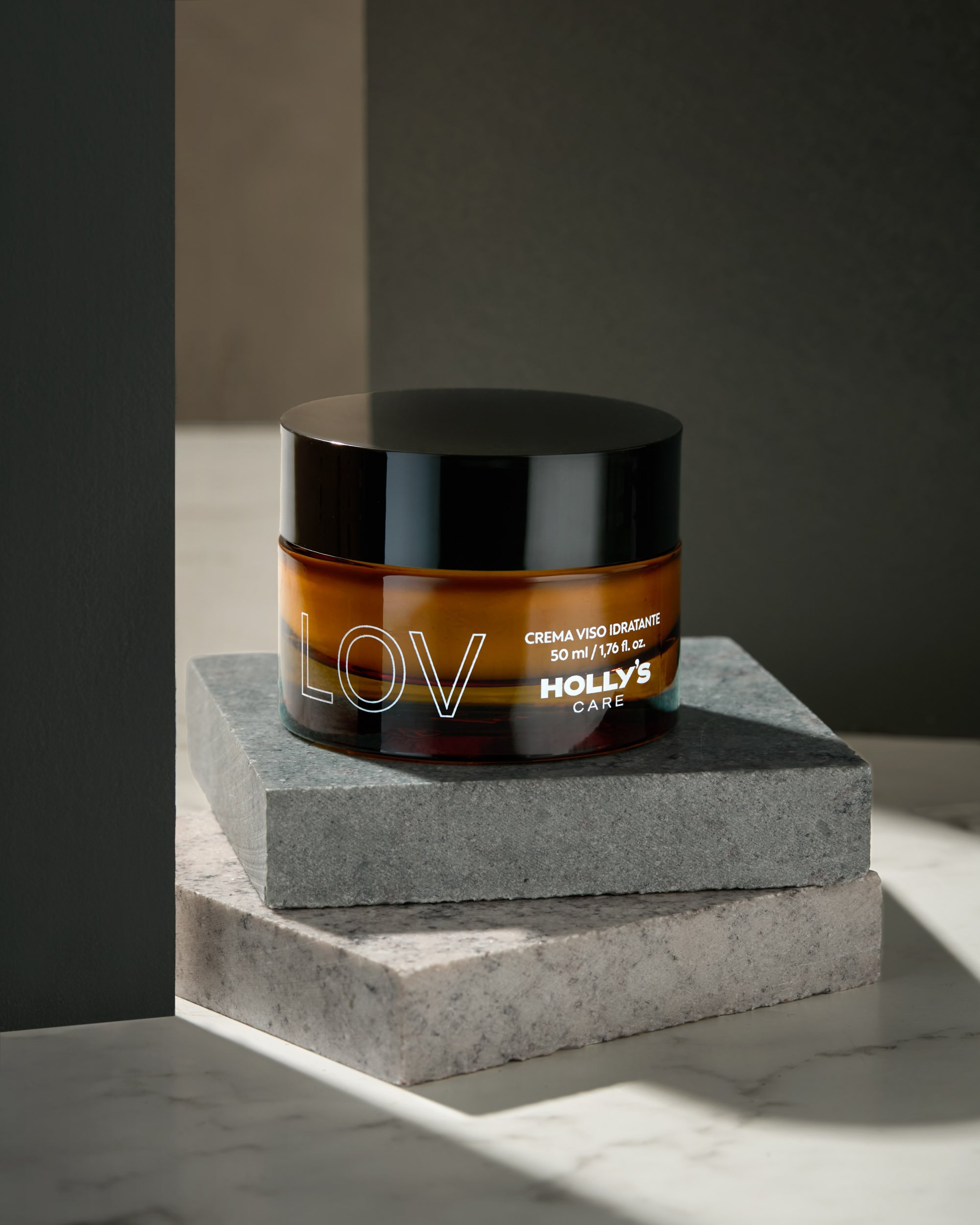 Lov - crema viso idratante con effetto lifting