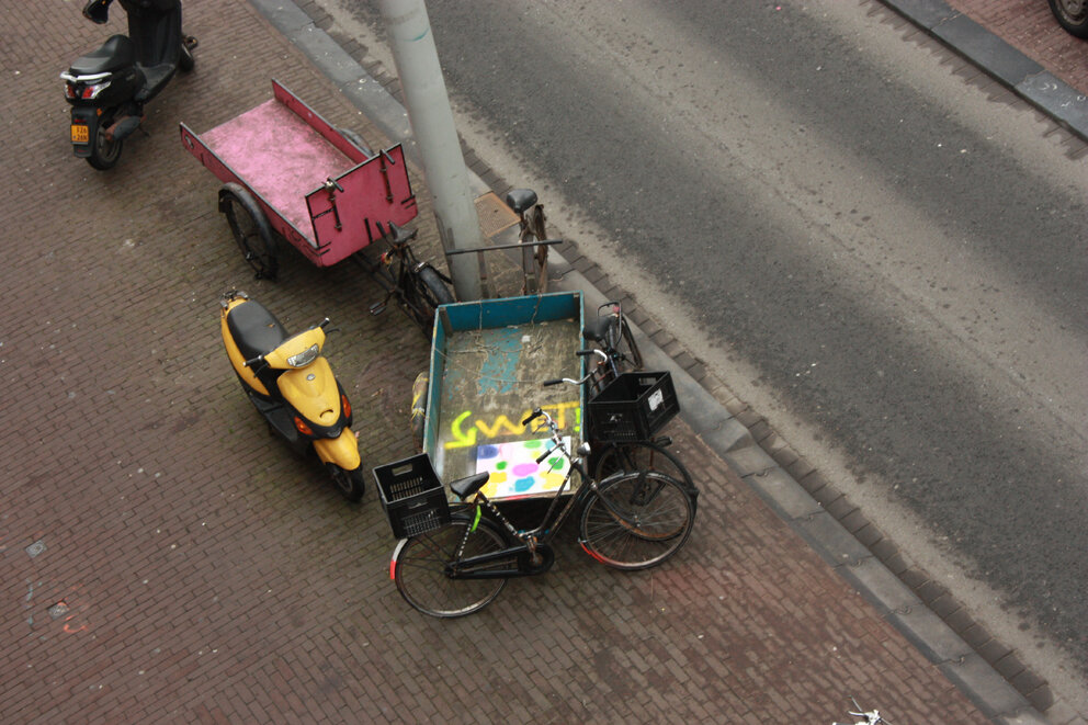 Outside on the street, the 'bakfiets' is the 'garden' where I spray painted the elements I needed for my work. 