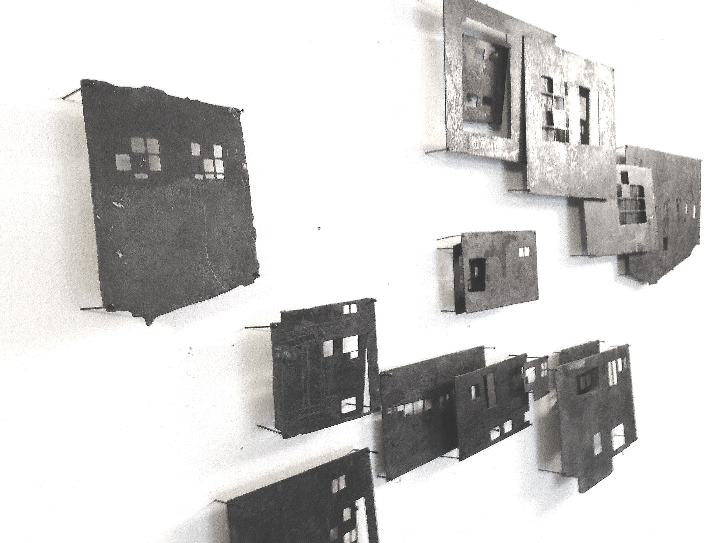 Materials: zinc, steel pins