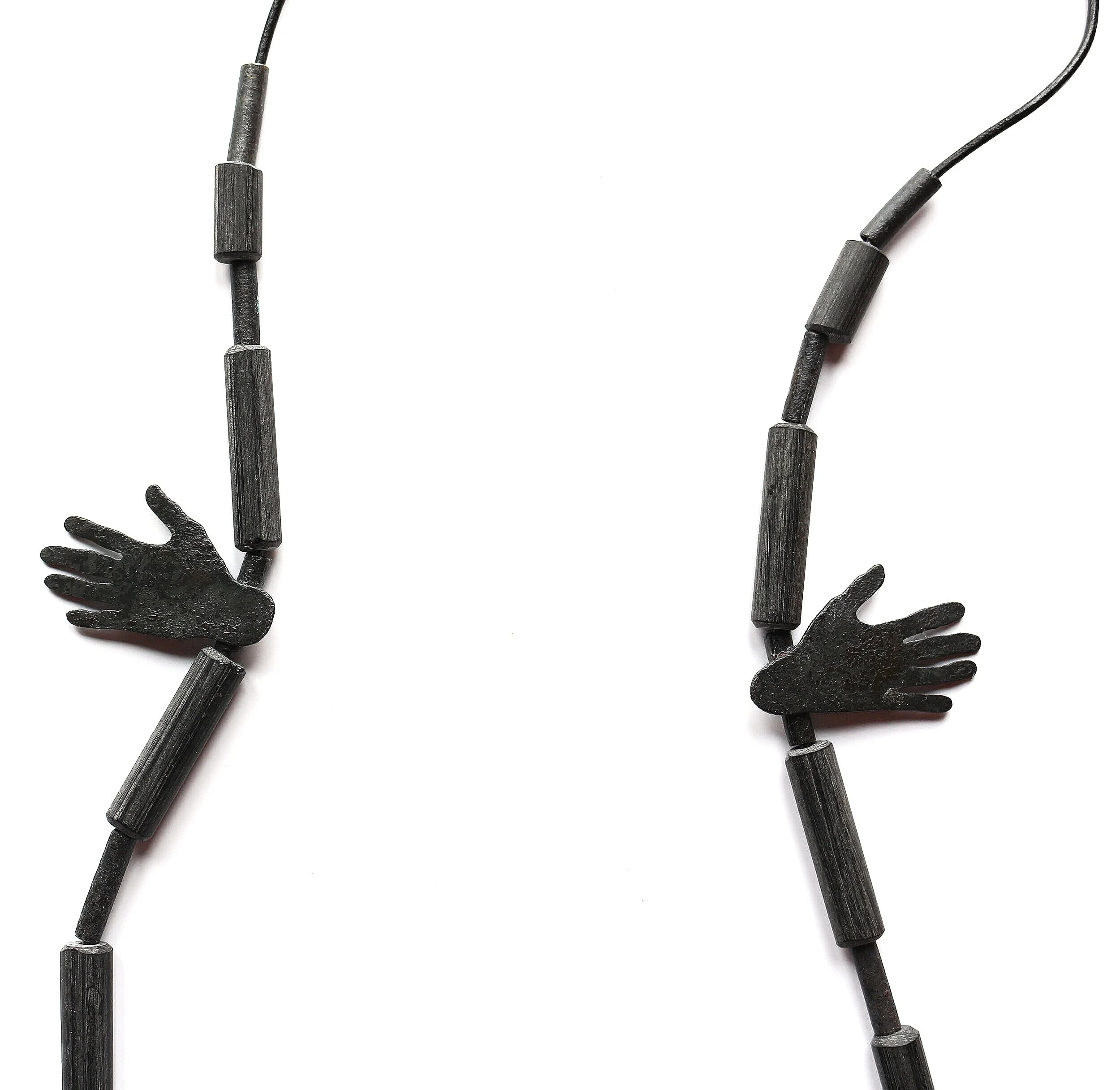 Hug I. /detail/ - Necklace, 2021 - Materials: zinc, glass beads, leather rope