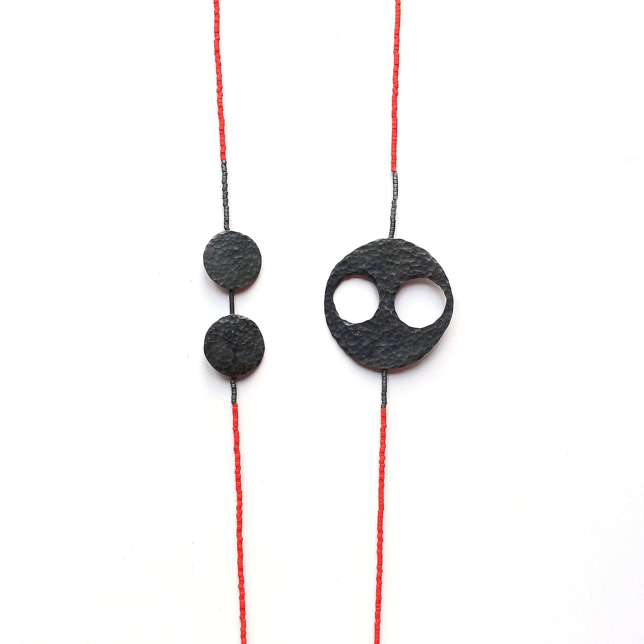 Carnival II. /detail/ - Materials: silver, Japanese glass beads, nylon cord, 2021