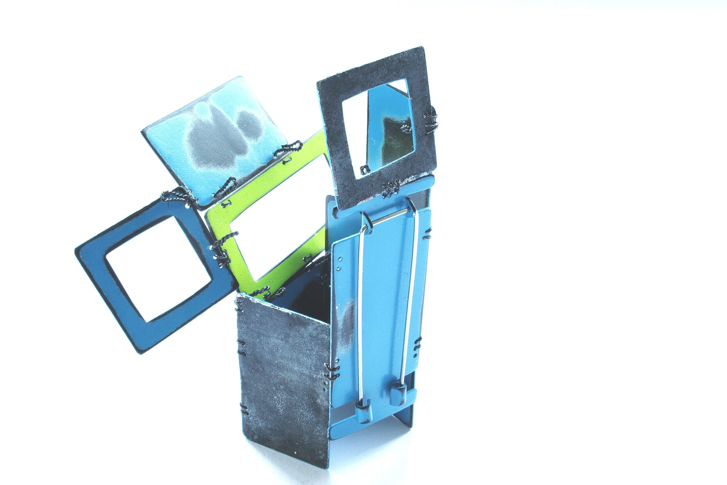 There is life after graduation - Kinetic Brooch - Materials: zinc, paint, iron wire