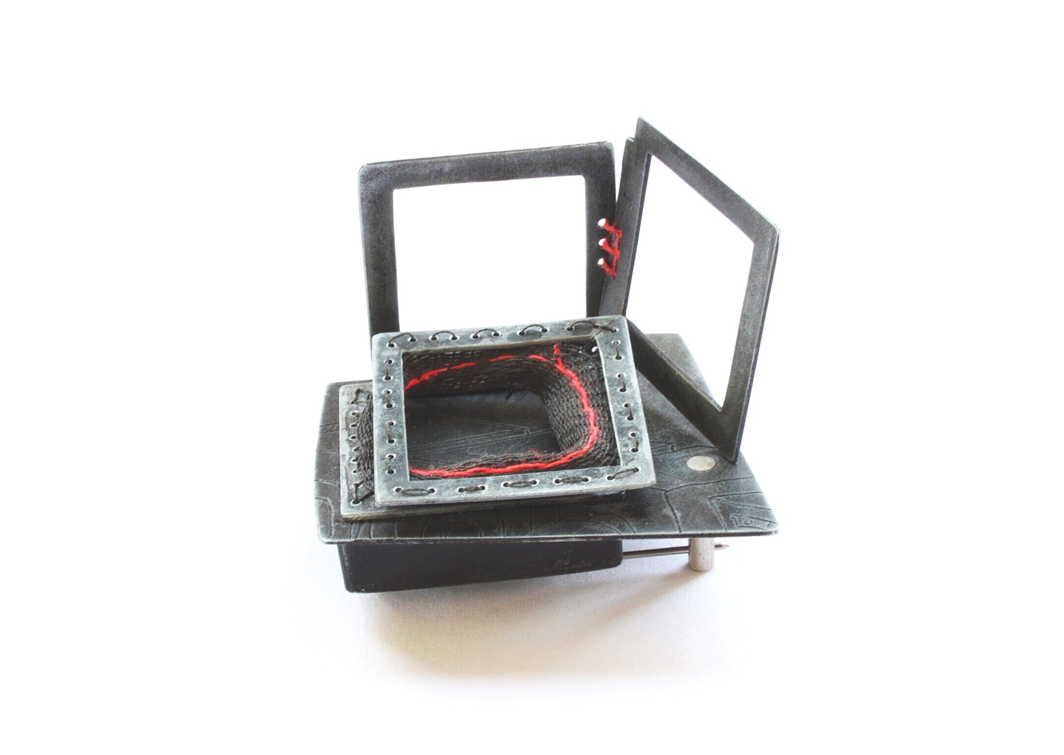 Camera Obscura - Kinetic Brooch