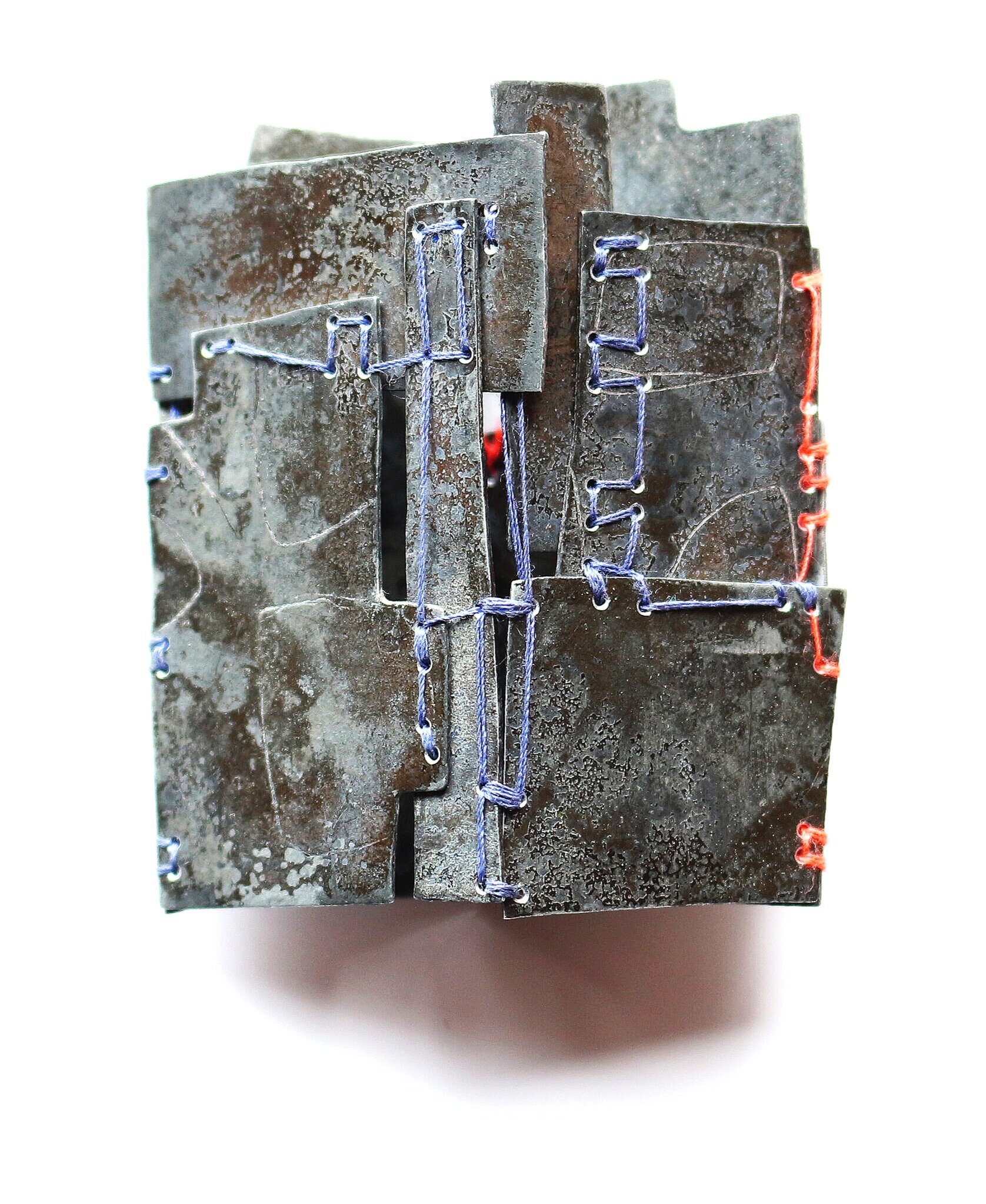 Overlap Flat - Kinetic Brooch - Materials: zinc, silk thread