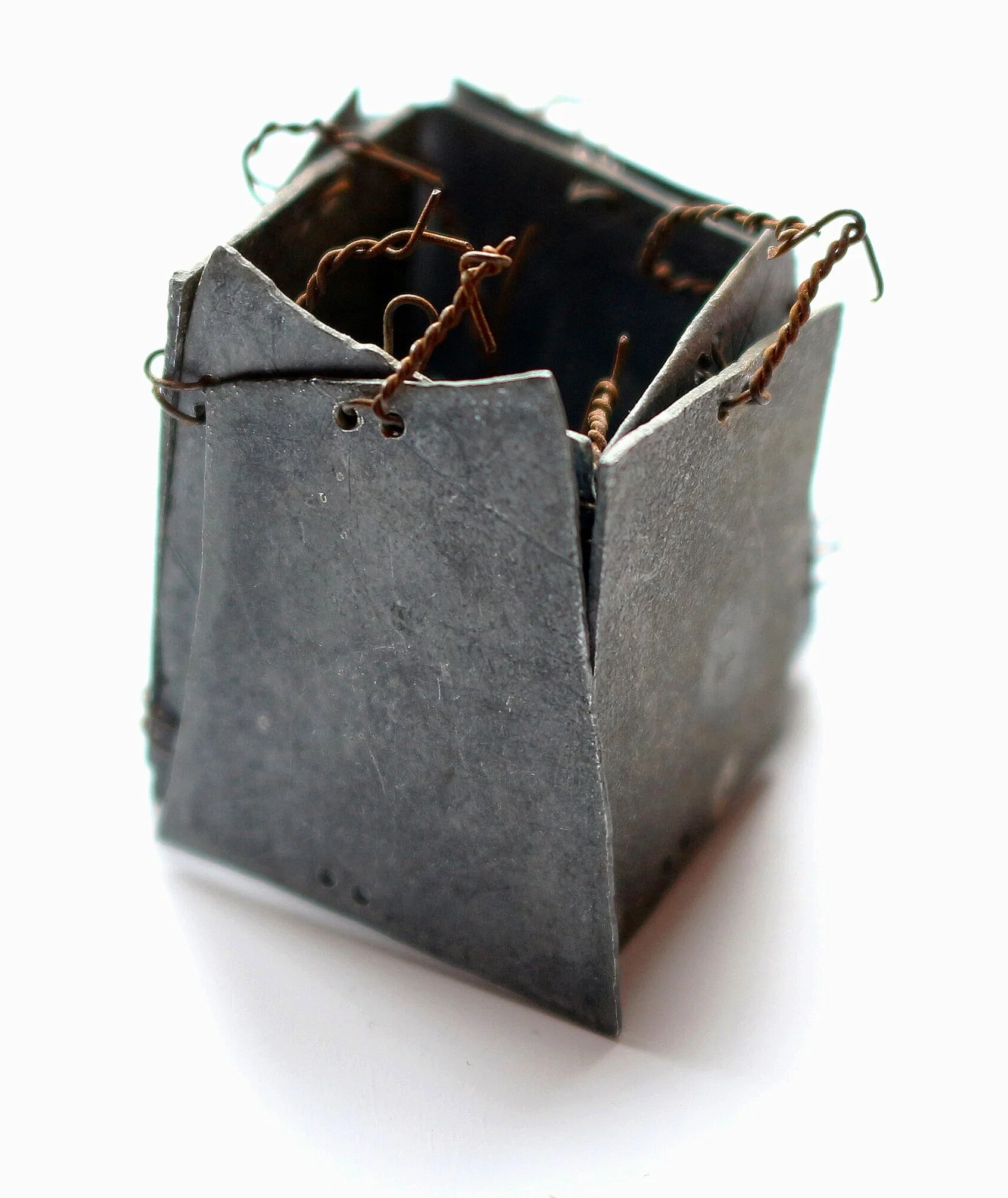 Garden toilet - Tiny Object - Materials: zinc, iron wire