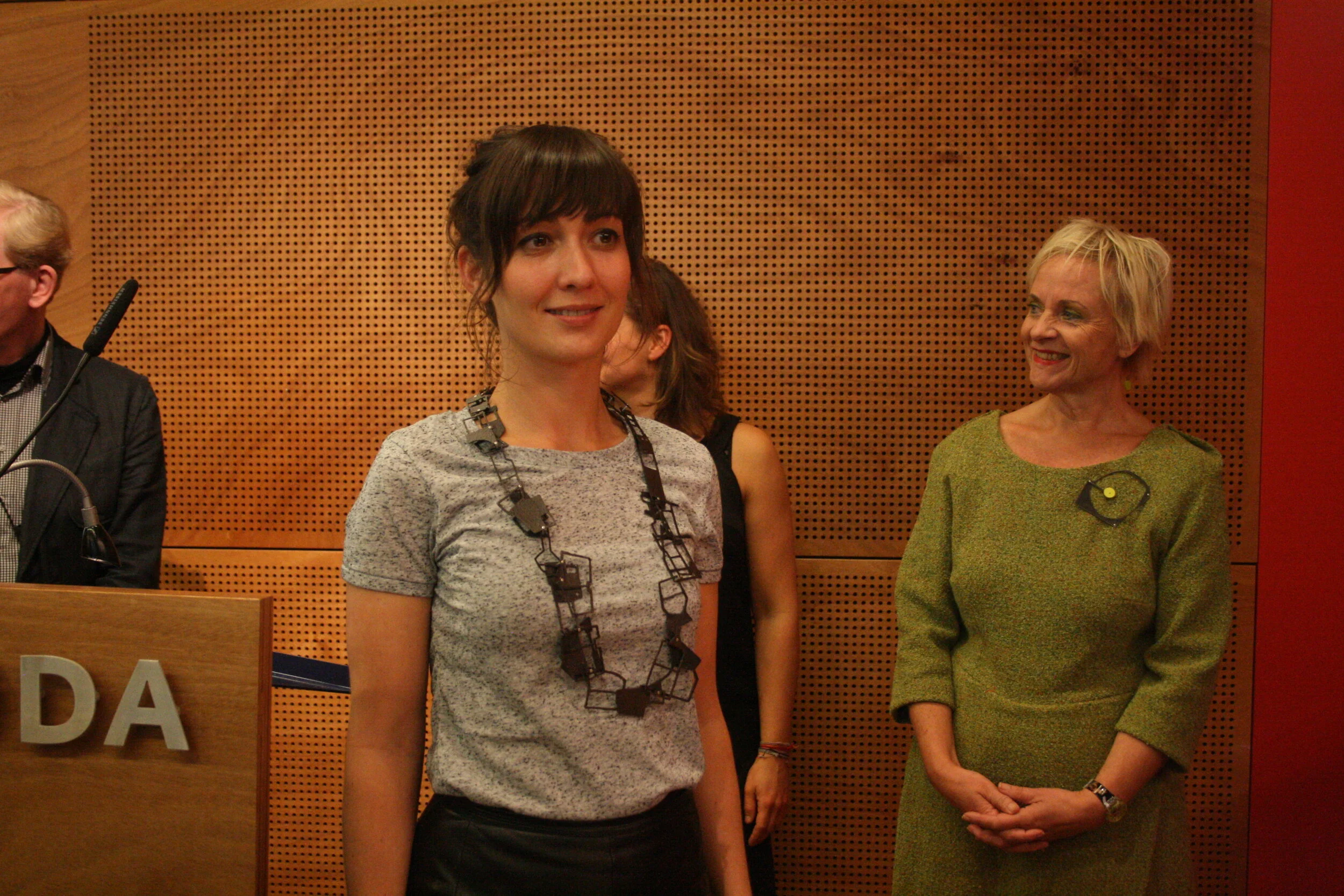 Gyongyvér wearing 'Langgewagt' 