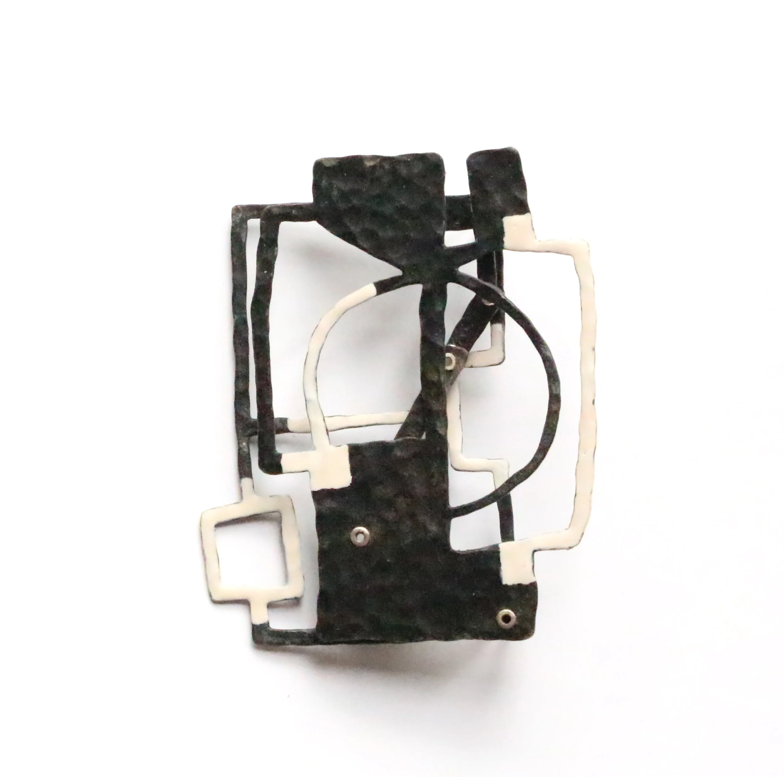 Playground - Materials: steel, silver, aluminium, paint - kinetic brooch /closed/ - Collection CODA Museum, Apeldoorn, NL