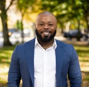 Dare Aladesanmi headshot