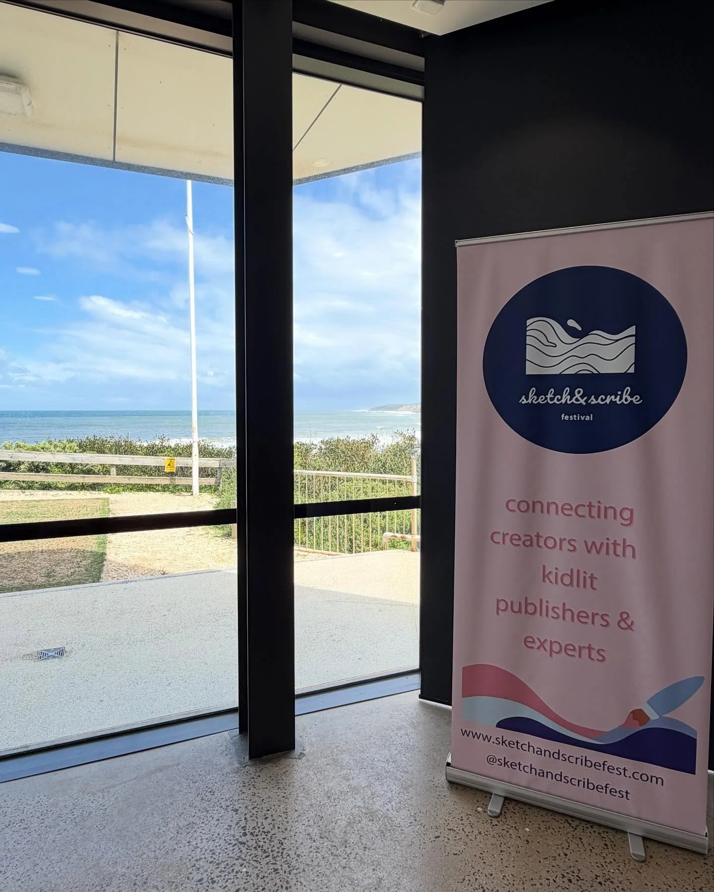 The @sketchandscribefest on the weekend was inspiring, warm, joyful and held at the best venue ever! 
Thanks so much to @stefgemmill and the team for putting on this wonderful event. It was lovely to see familiar faces and to meet new friends too.