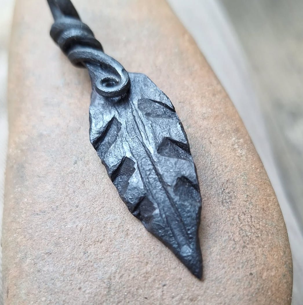 Detail Forged Steel Leaf 