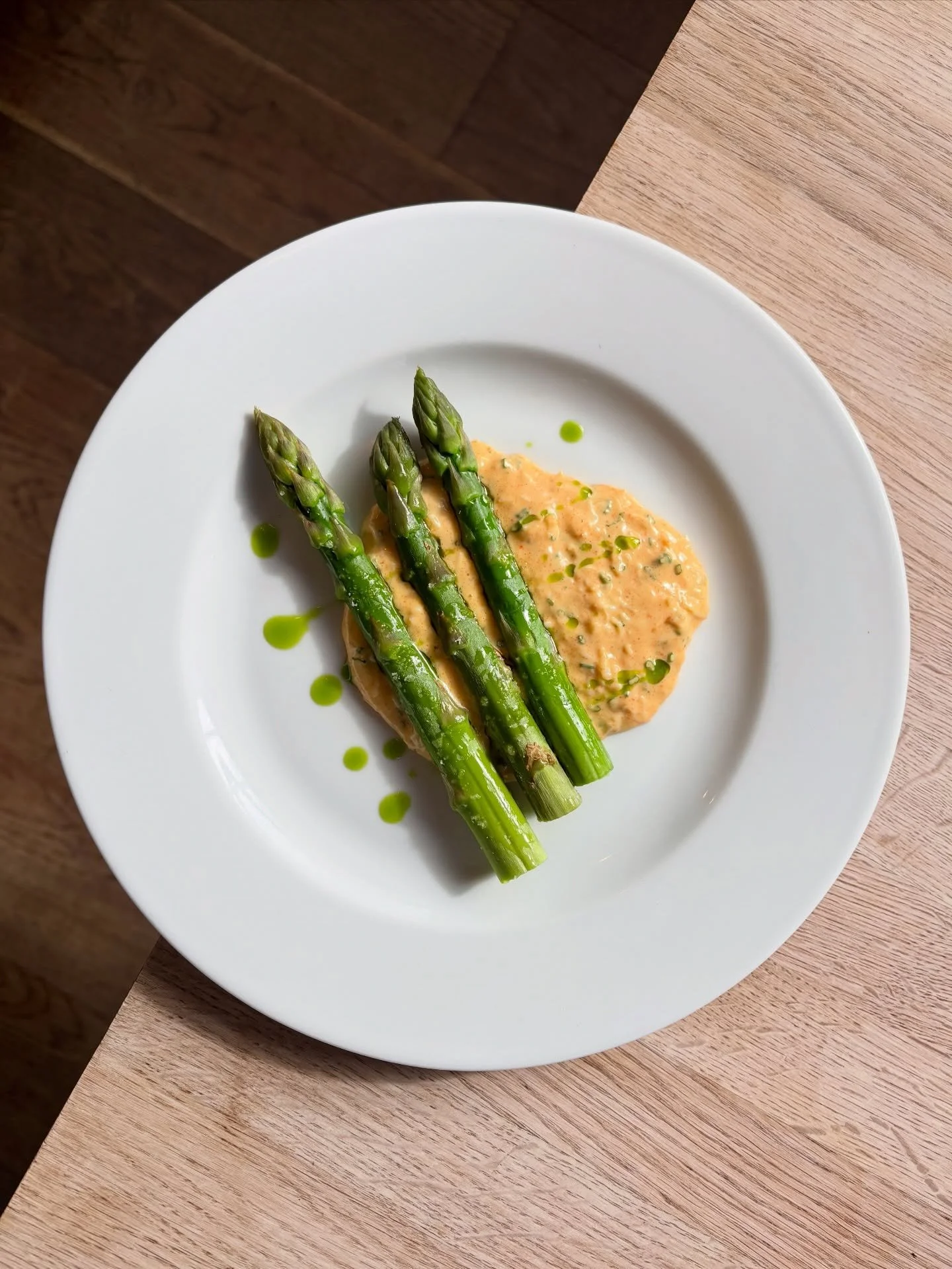Wye Valley Asparagus, Cornish Crab Hollandaise.