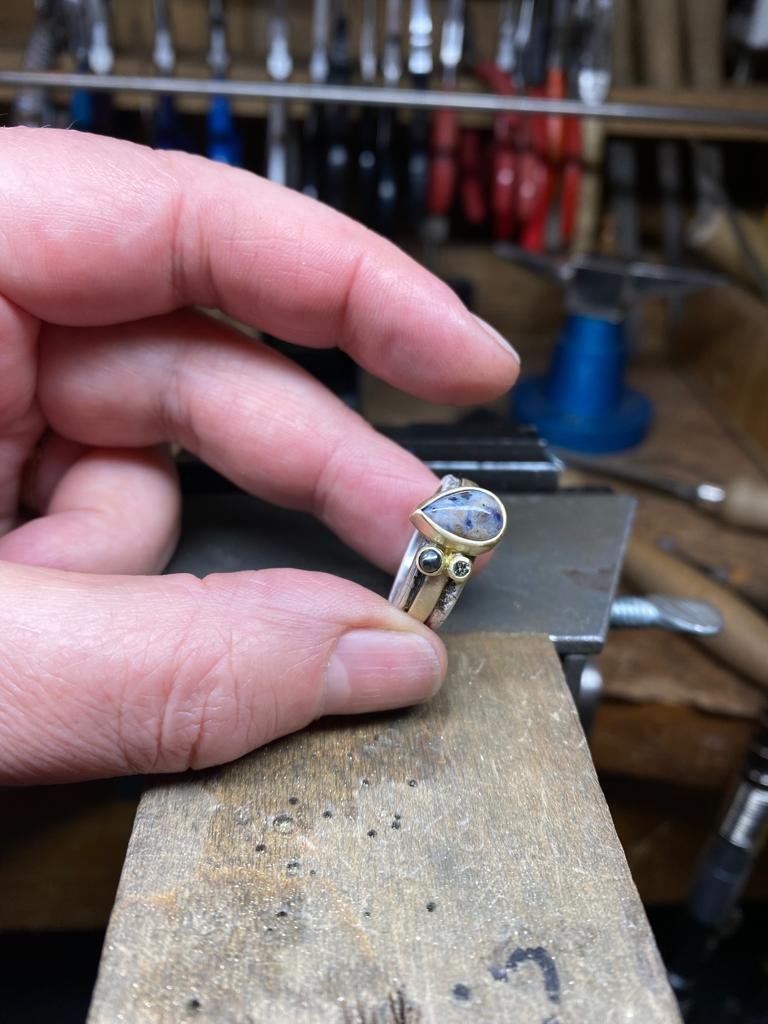  Alle sieraden worden vervaardigd in het atelier van Goudsmid Margriet 